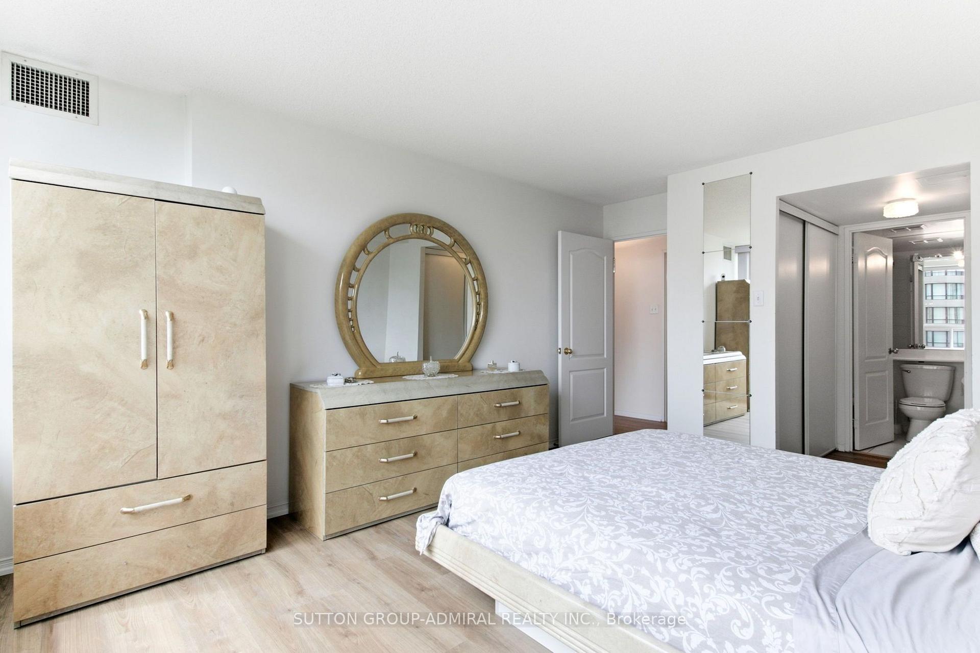 Photo 21 of Unit 814, 11 Townsgate Drive, Vaughan, Crestwood-Springfarm-Yorkhill — HOMEH