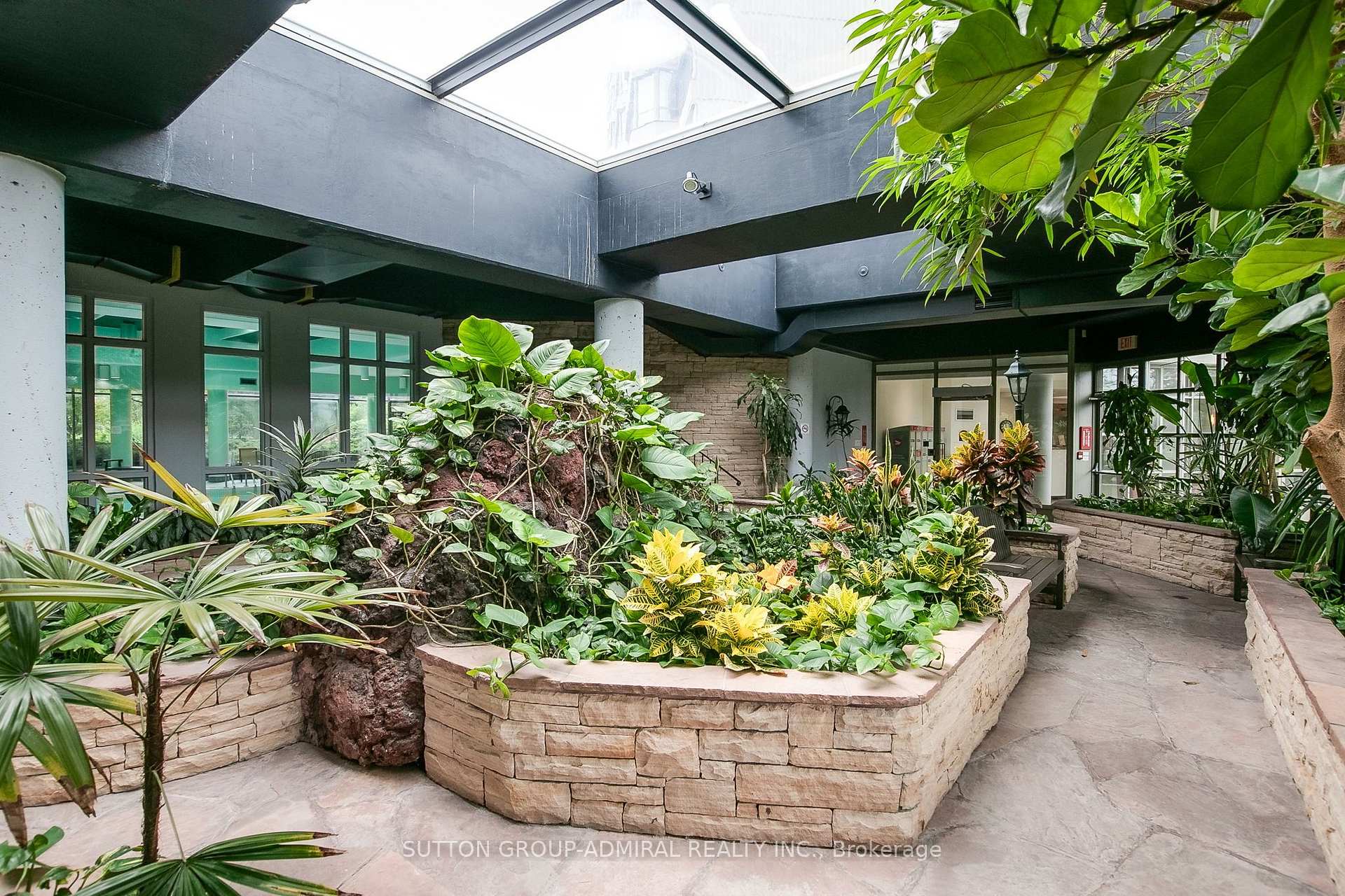 Photo 36 of Unit 814, 11 Townsgate Drive, Vaughan, Crestwood-Springfarm-Yorkhill — HOMEH