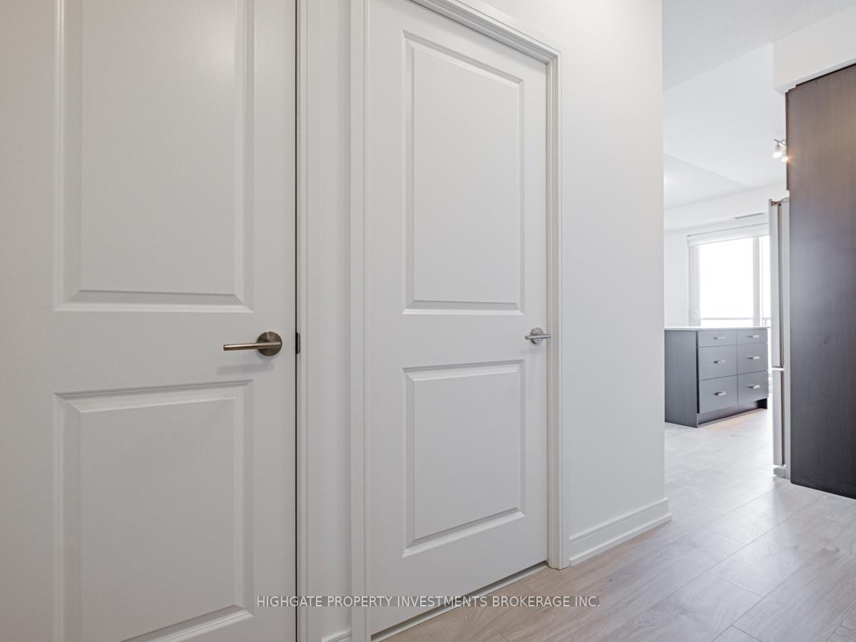 Photo 4 of Unit 1601, 8 Nahani Way, Mississauga, Hurontario — HOMEH