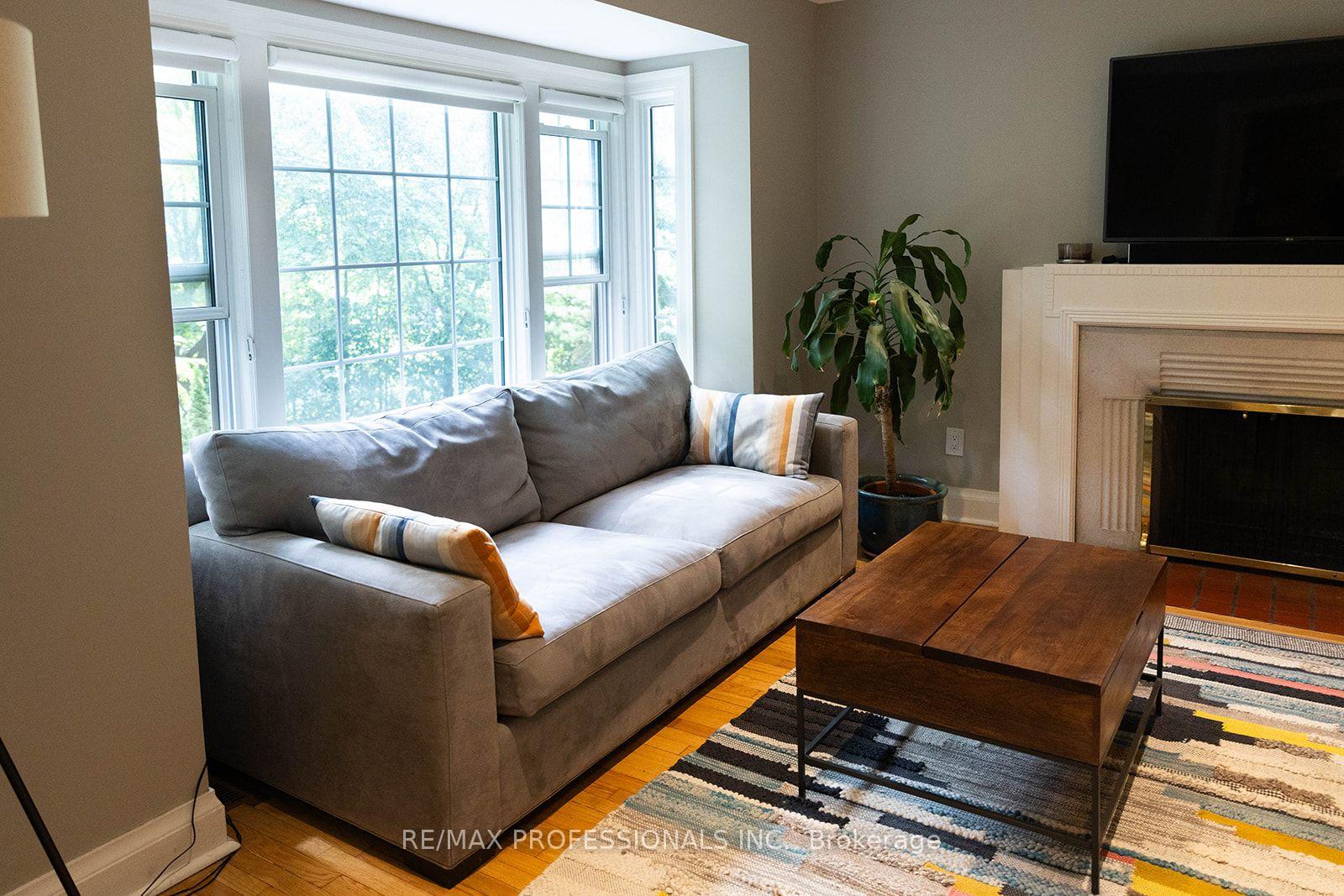 Photo 2 of 82 Ellis Park Road, Toronto, High Park-Swansea — HOMEH