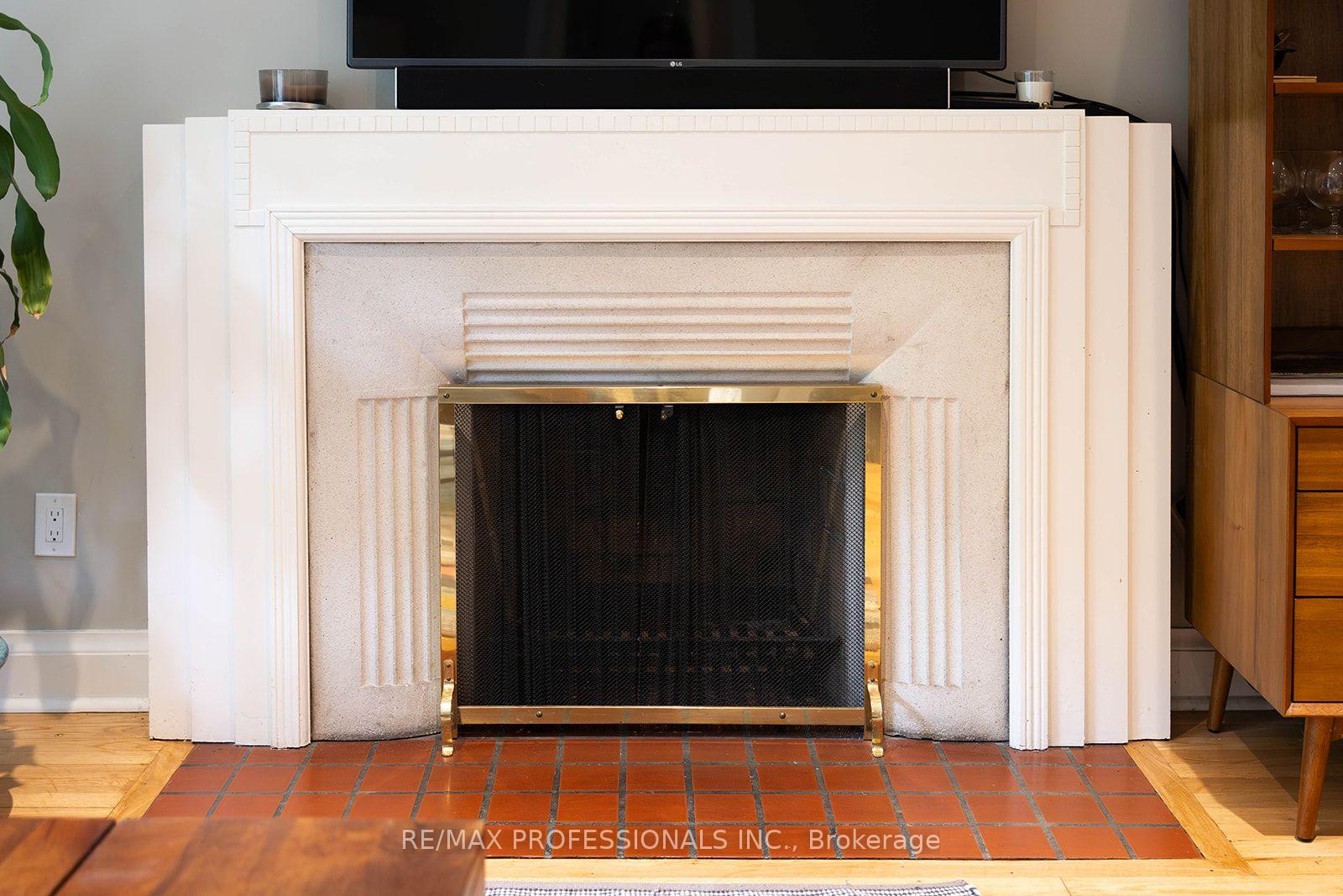 Photo 6 of 82 Ellis Park Road, Toronto, High Park-Swansea — HOMEH