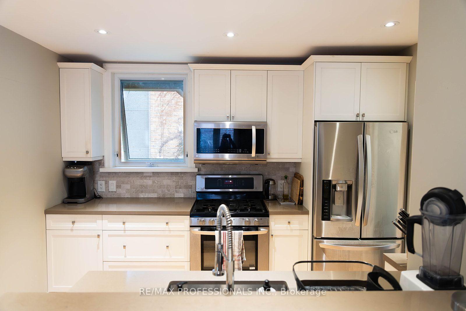 Photo 9 of 82 Ellis Park Road, Toronto, High Park-Swansea — HOMEH