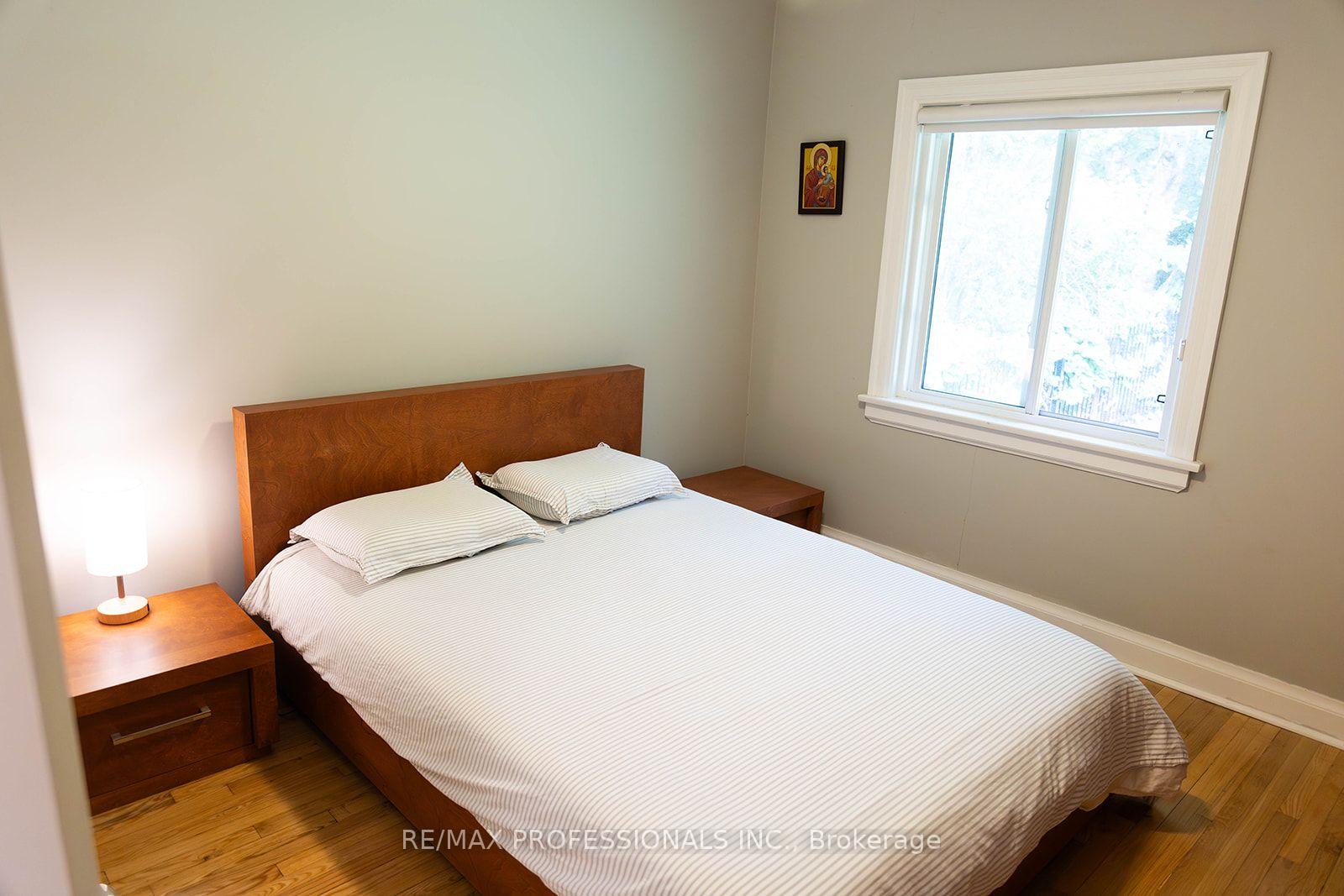 Photo 13 of 82 Ellis Park Road, Toronto, High Park-Swansea — HOMEH