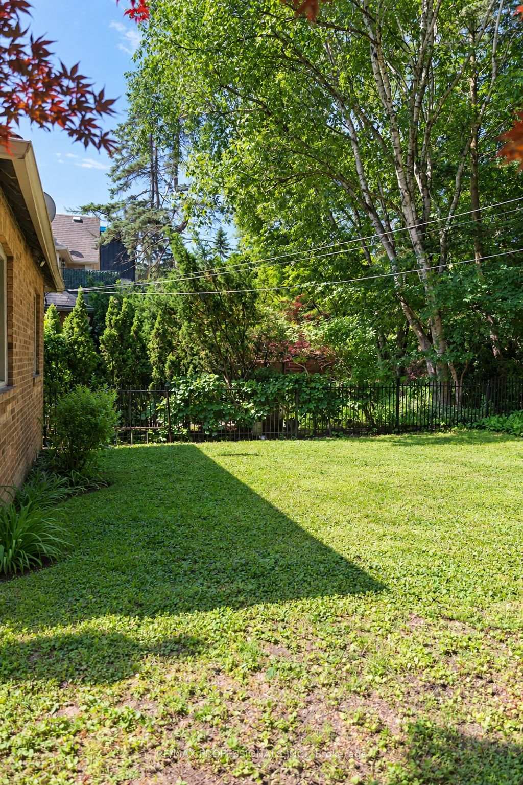 Photo 19 of 82 Ellis Park Road, Toronto, High Park-Swansea — HOMEH