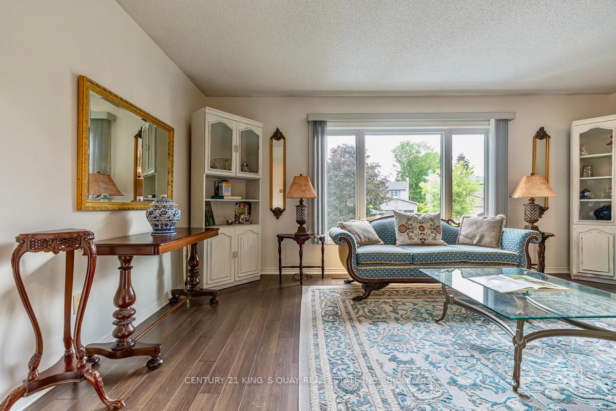 Photo 6 of 40 Stonehill Boulevard, East Gwillimbury, Holland Landing — HOMEH