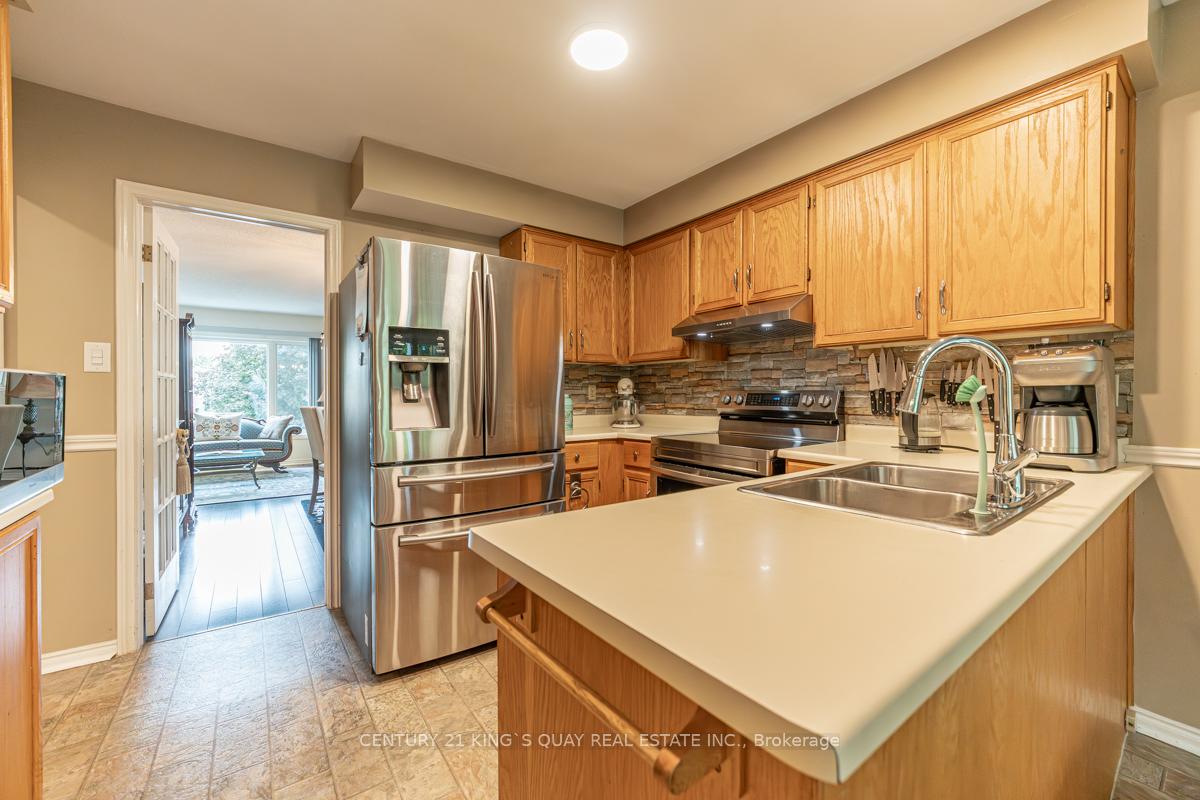 Photo 13 of 40 Stonehill Boulevard, East Gwillimbury, Holland Landing — HOMEH