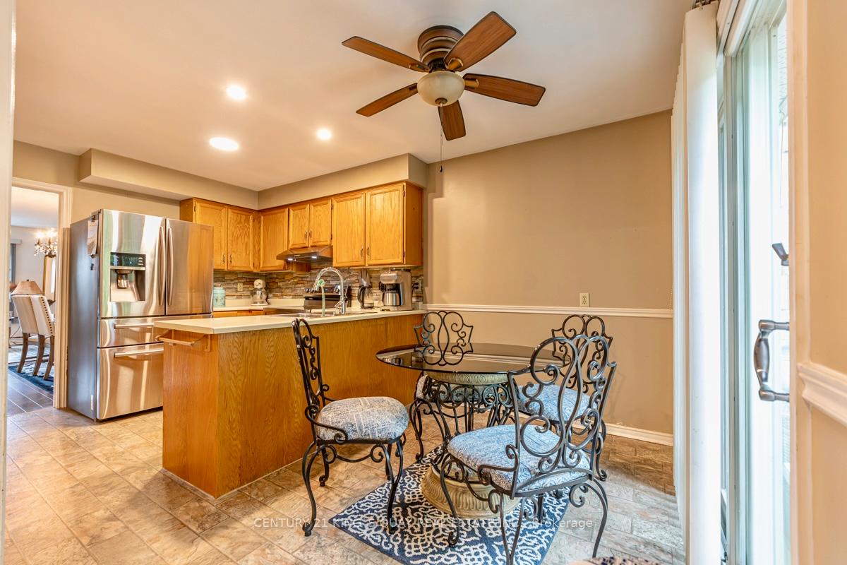 Photo 15 of 40 Stonehill Boulevard, East Gwillimbury, Holland Landing — HOMEH