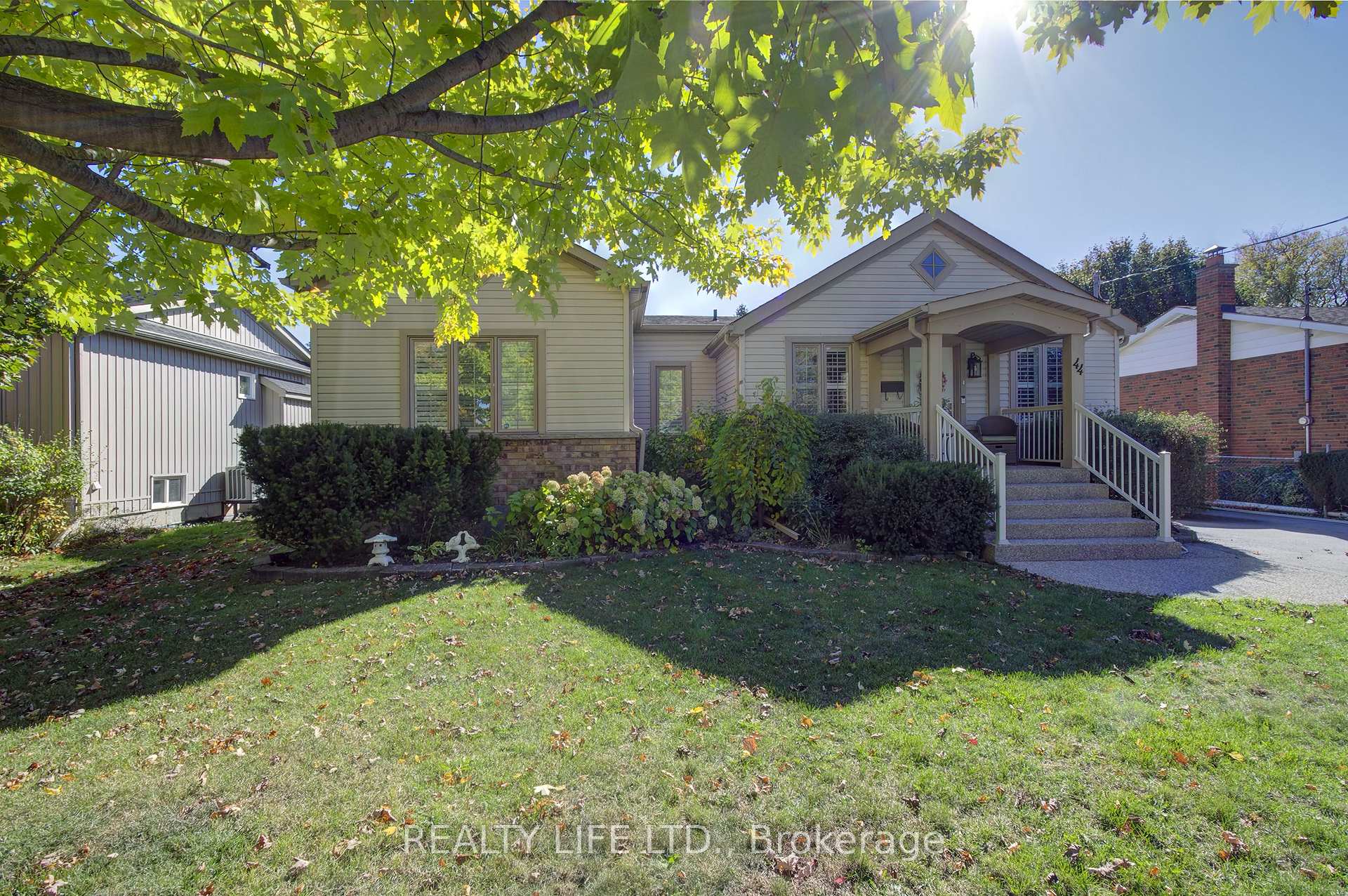 Photo 2 of 44 Miles Street, Milton, Old Milton — HOMEH