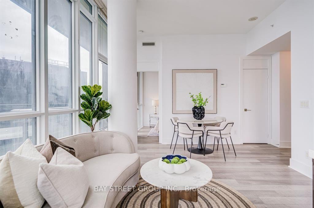 Photo 4 of Unit 2608, 32 Davenport Road, Toronto, The Annex — HOMEH
