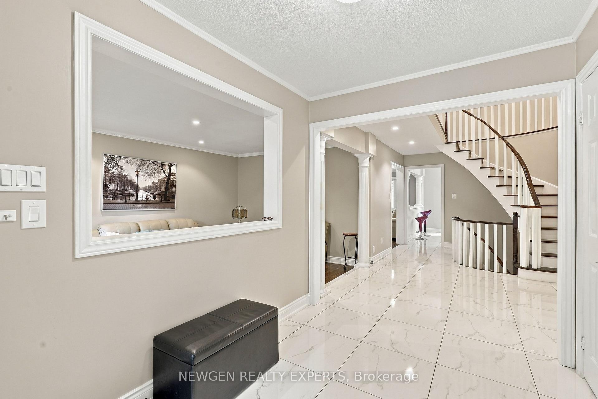 Photo 5 of 40 Foundry Crescent E, Markham, Raymerville — HOMEH
