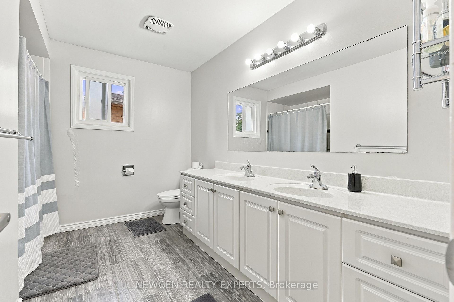 Photo 24 of 40 Foundry Crescent E, Markham, Raymerville — HOMEH