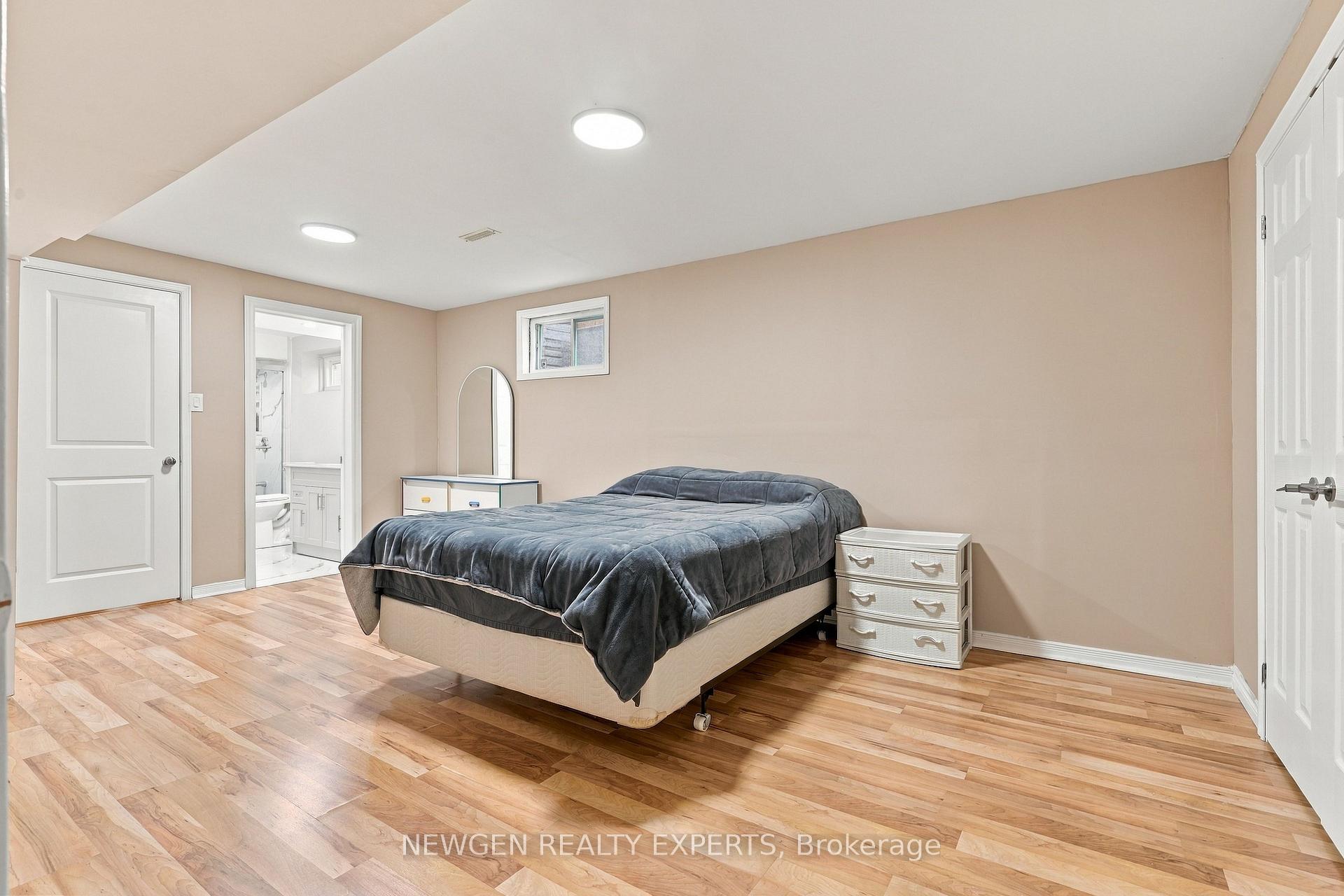 Photo 28 of 40 Foundry Crescent E, Markham, Raymerville — HOMEH