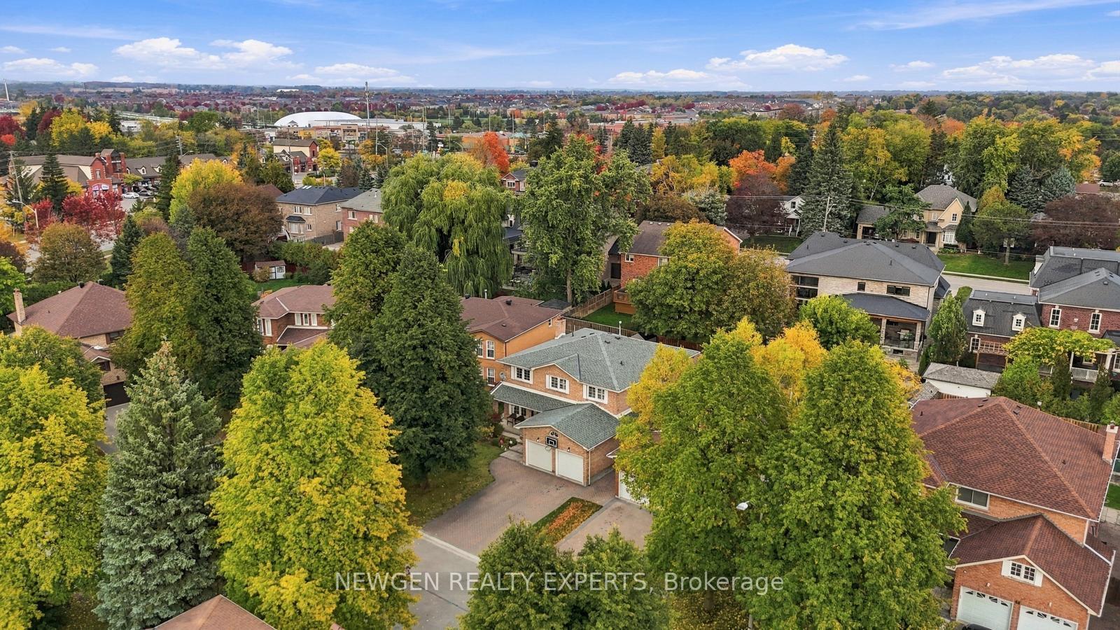 Photo 4 of 40 Foundry Crescent E, Markham, Raymerville — HOMEH