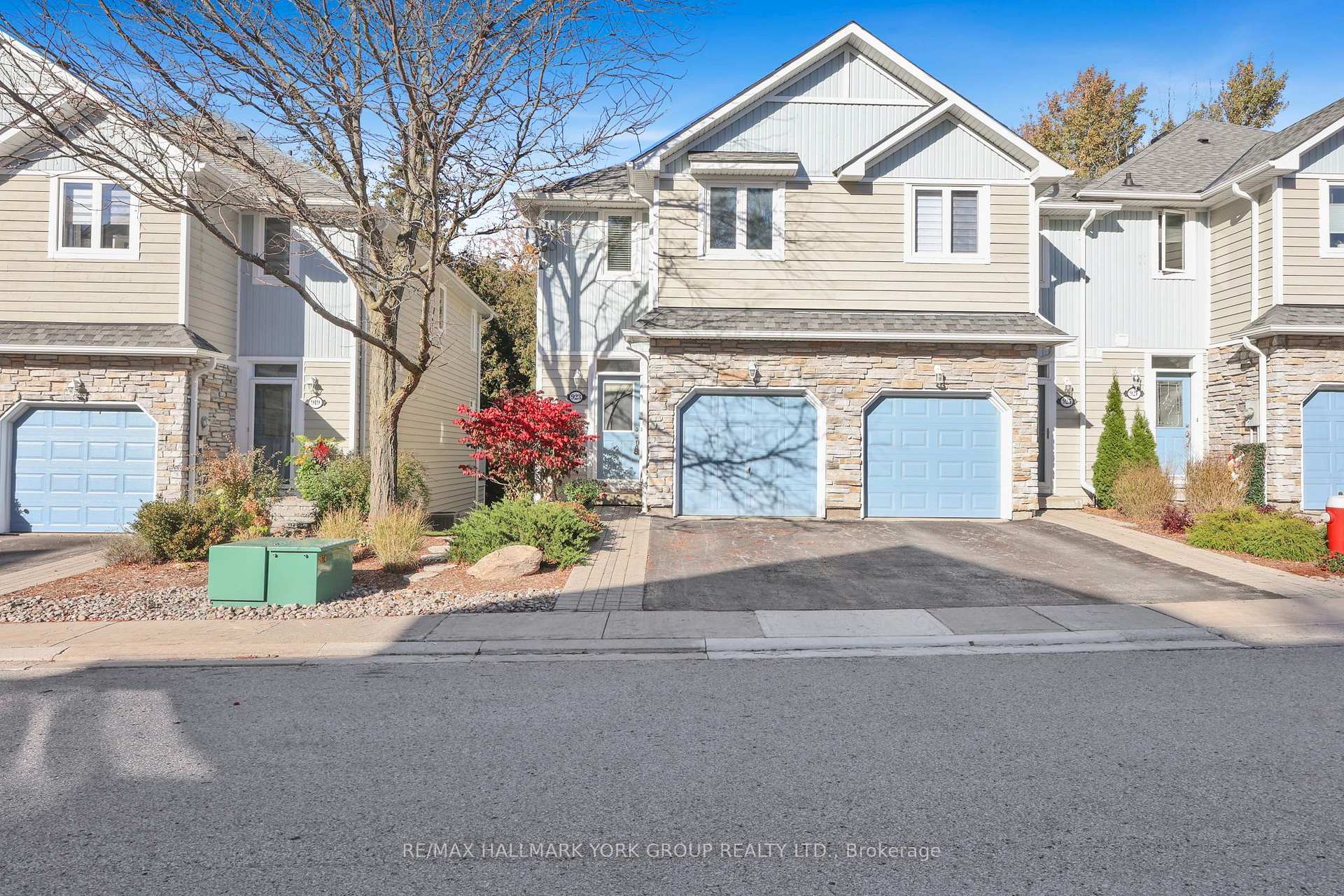 Photo of 923 Creekfront Way