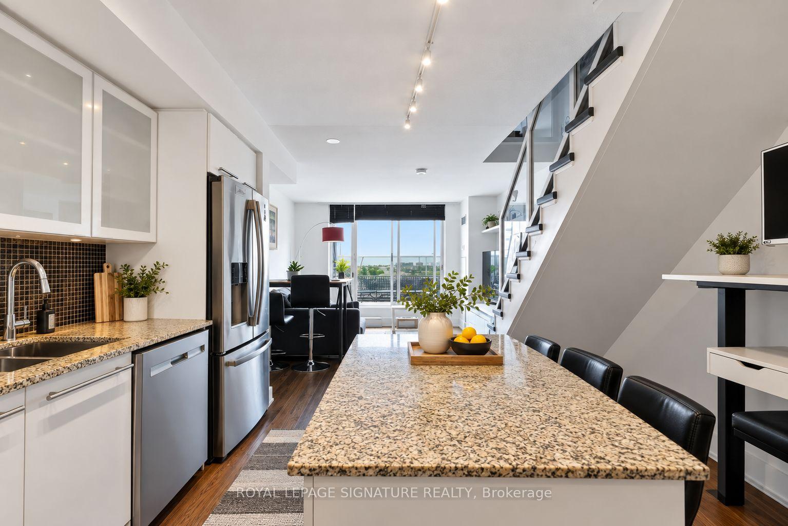 Photo 1 of Unit 917, 1040 The Queensway, Etobicoke, Stonegate-Queensway — HOMEH