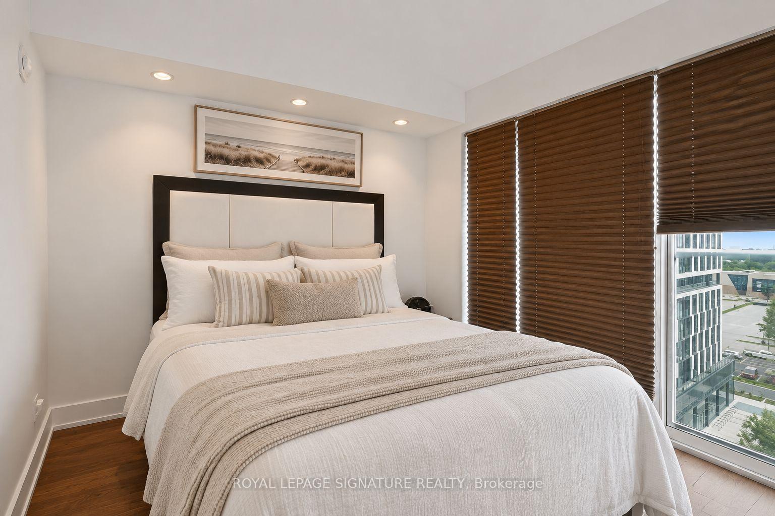 Photo 8 of Unit 917, 1040 The Queensway, Etobicoke, Stonegate-Queensway — HOMEH