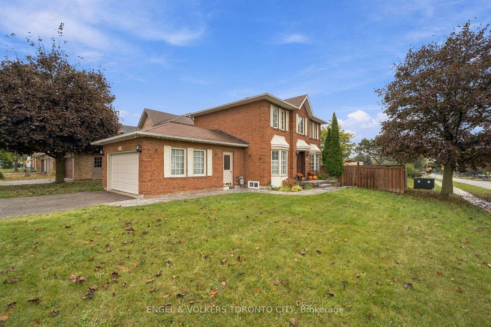 Photo 2 of 148 Aurora Heights Drive, Aurora, Aurora Heights — HOMEH