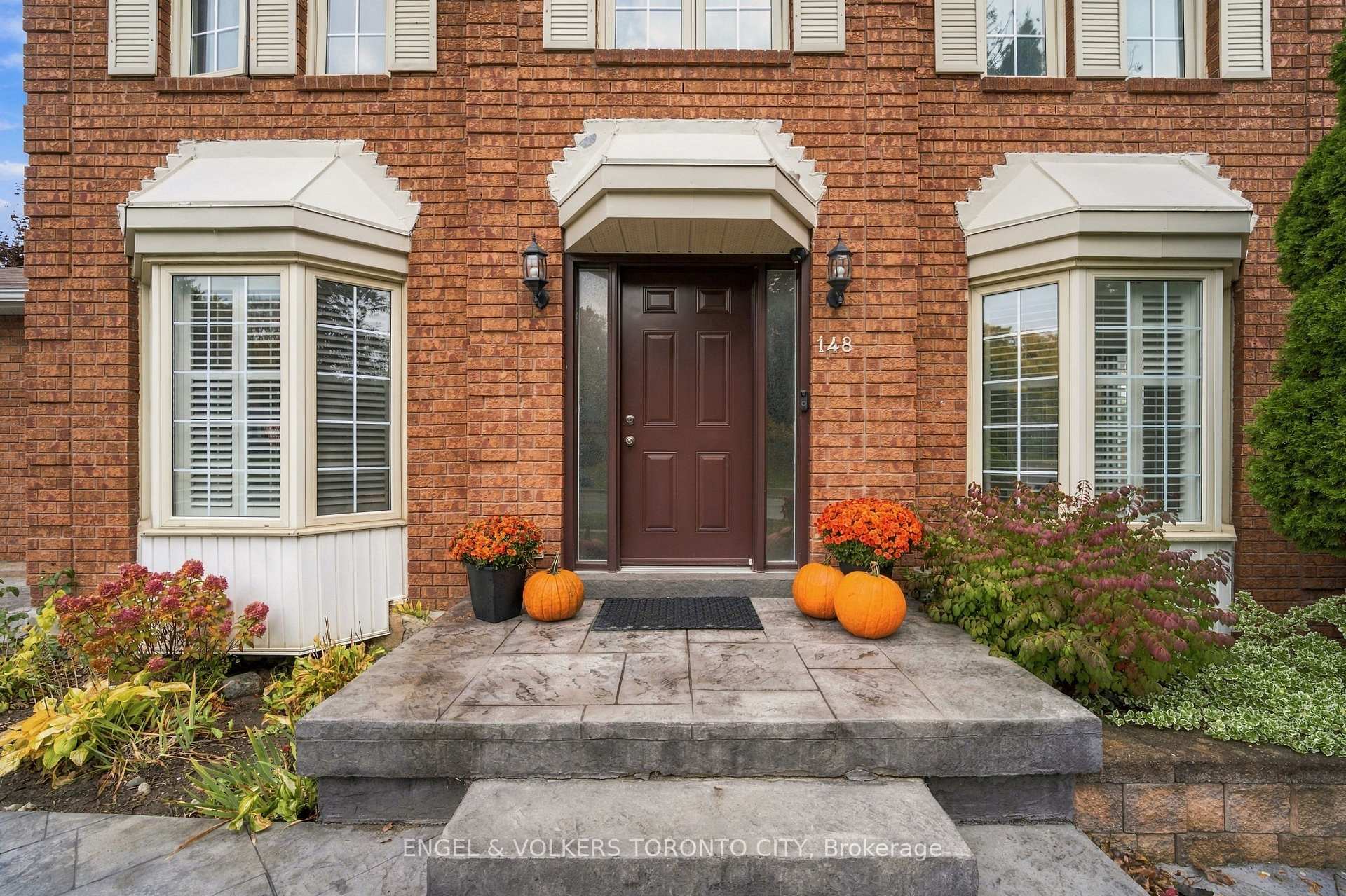 Photo 7 of 148 Aurora Heights Drive, Aurora, Aurora Heights — HOMEH