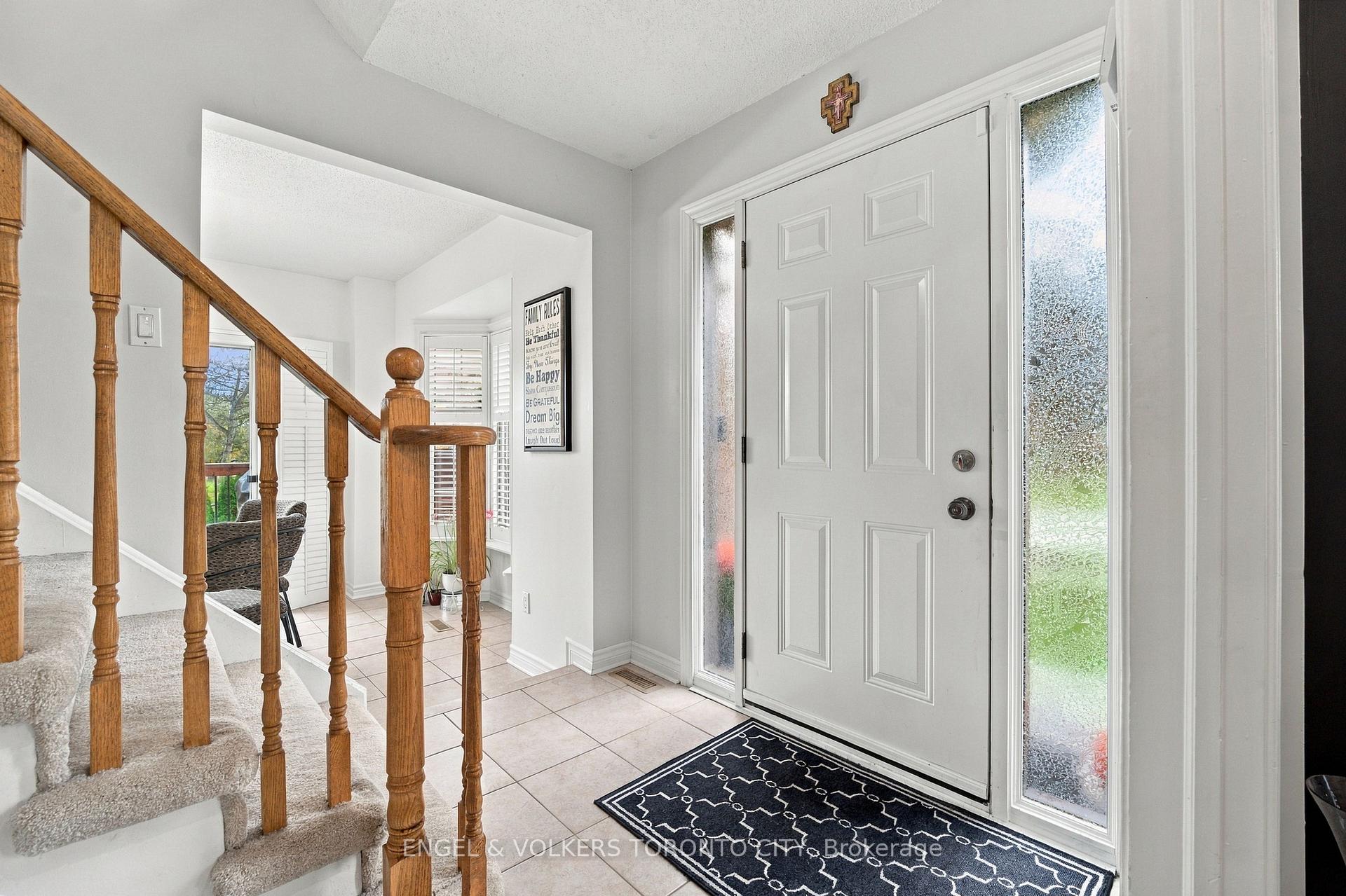 Photo 8 of 148 Aurora Heights Drive, Aurora, Aurora Heights — HOMEH