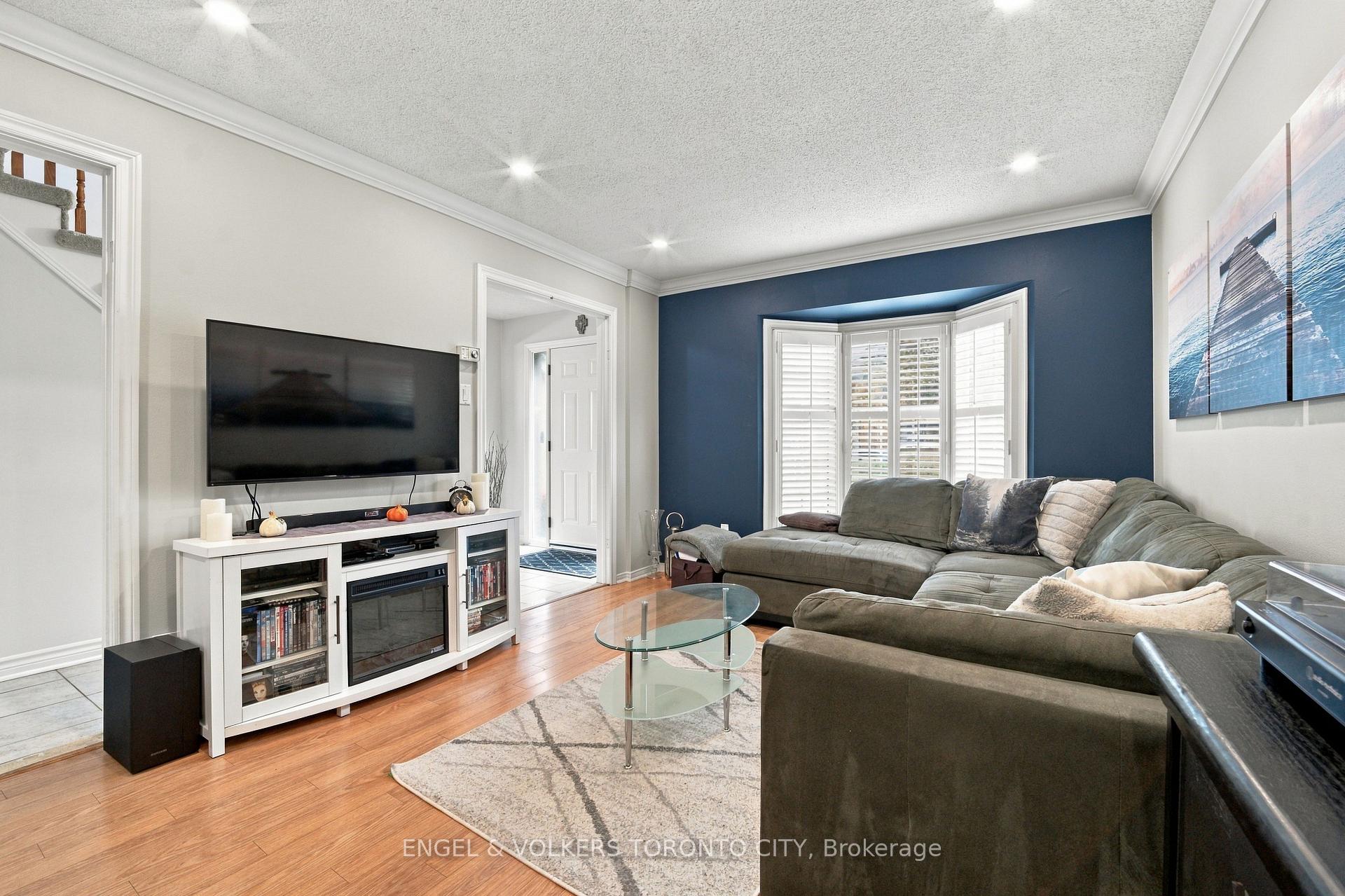 Photo 11 of 148 Aurora Heights Drive, Aurora, Aurora Heights — HOMEH