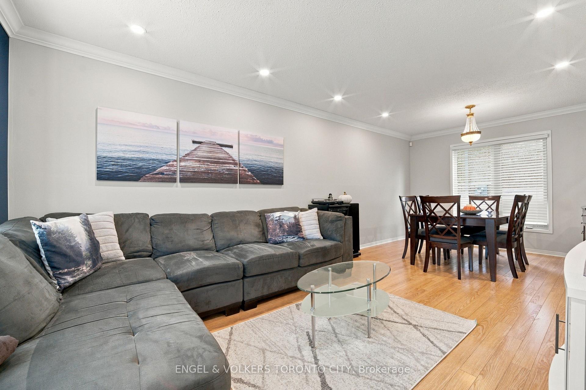 Photo 12 of 148 Aurora Heights Drive, Aurora, Aurora Heights — HOMEH