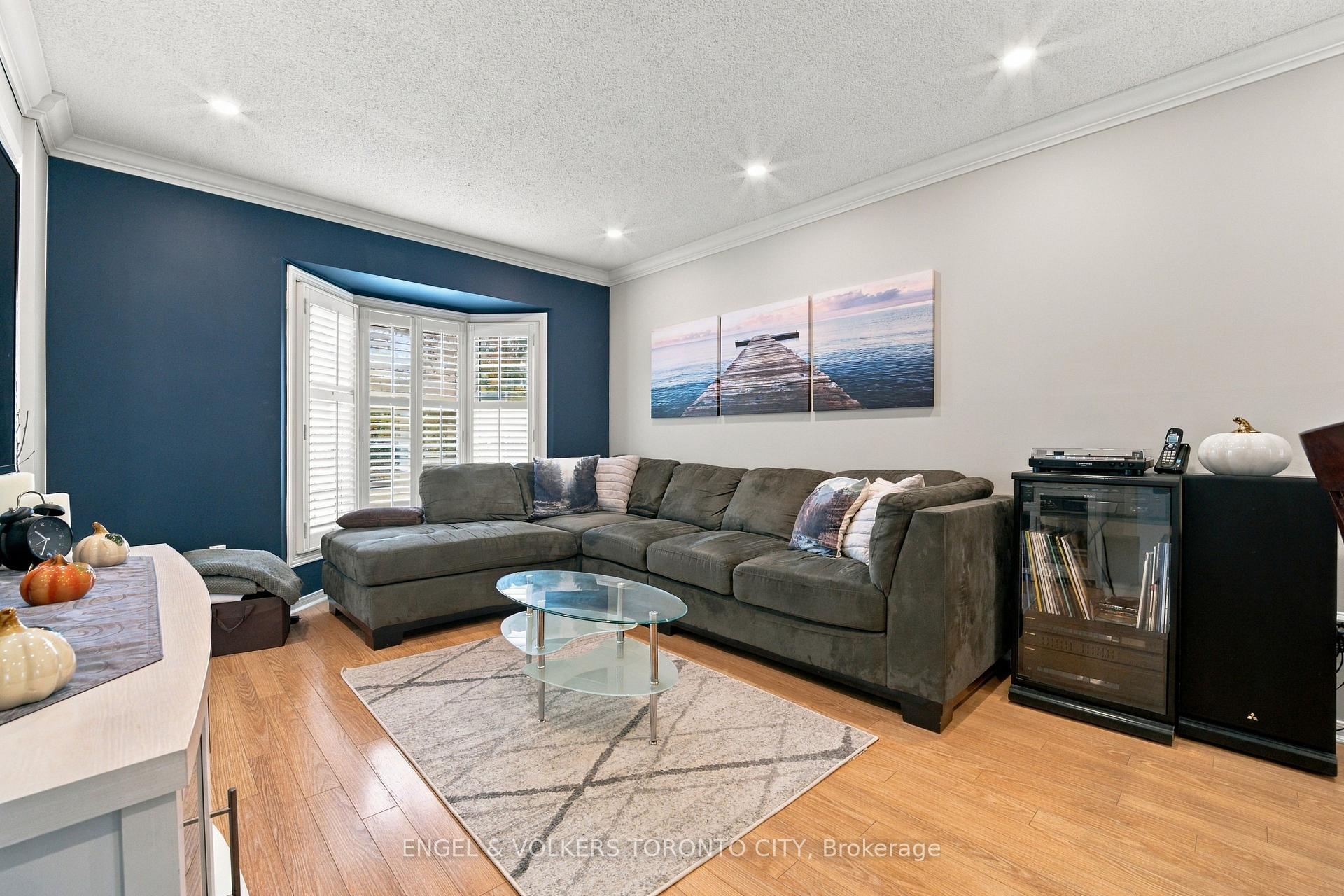 Photo 13 of 148 Aurora Heights Drive, Aurora, Aurora Heights — HOMEH