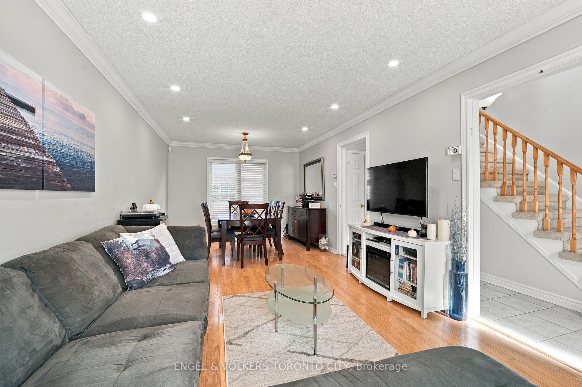 Photo 14 of 148 Aurora Heights Drive, Aurora, Aurora Heights — HOMEH
