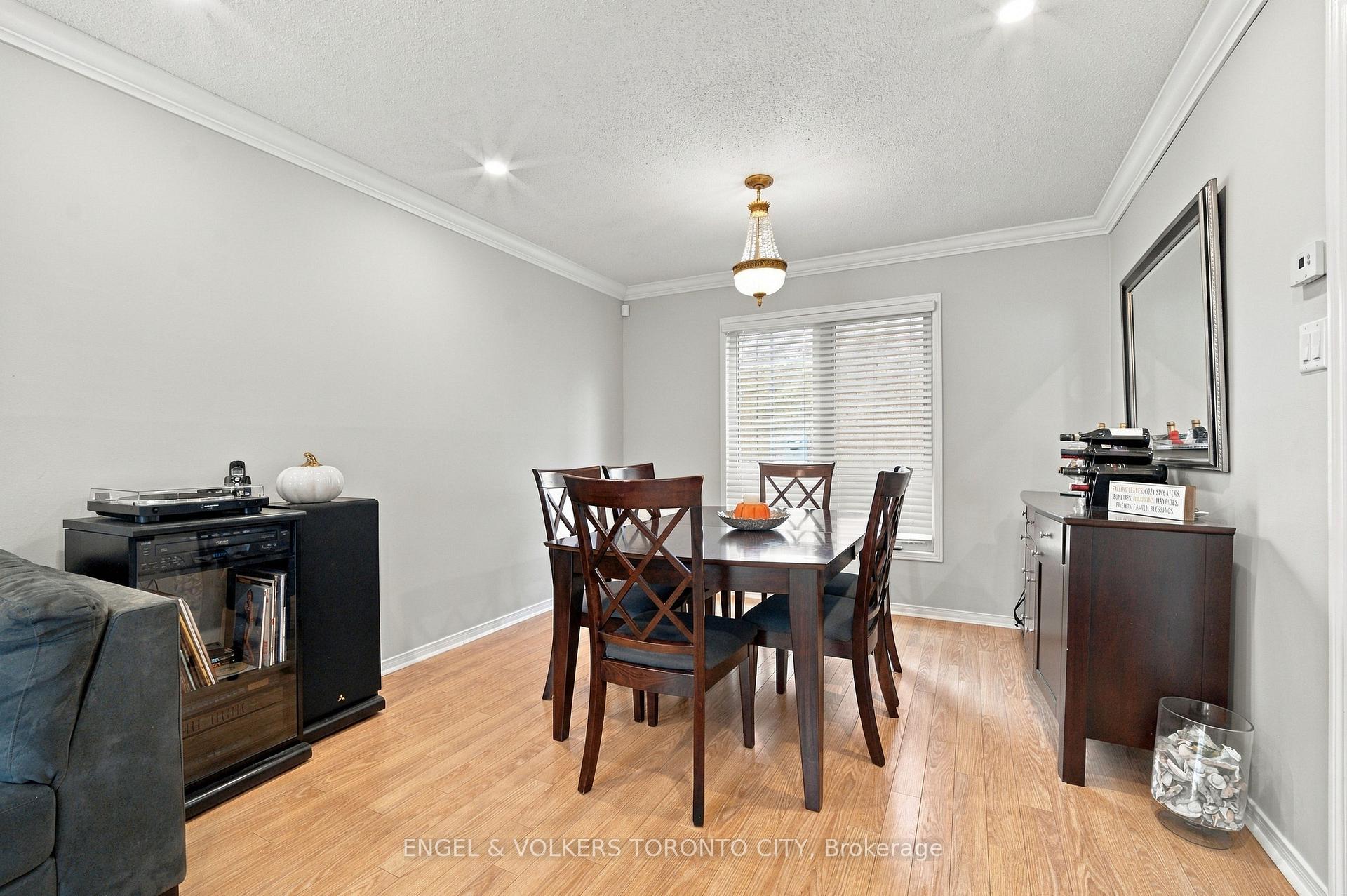 Photo 16 of 148 Aurora Heights Drive, Aurora, Aurora Heights — HOMEH