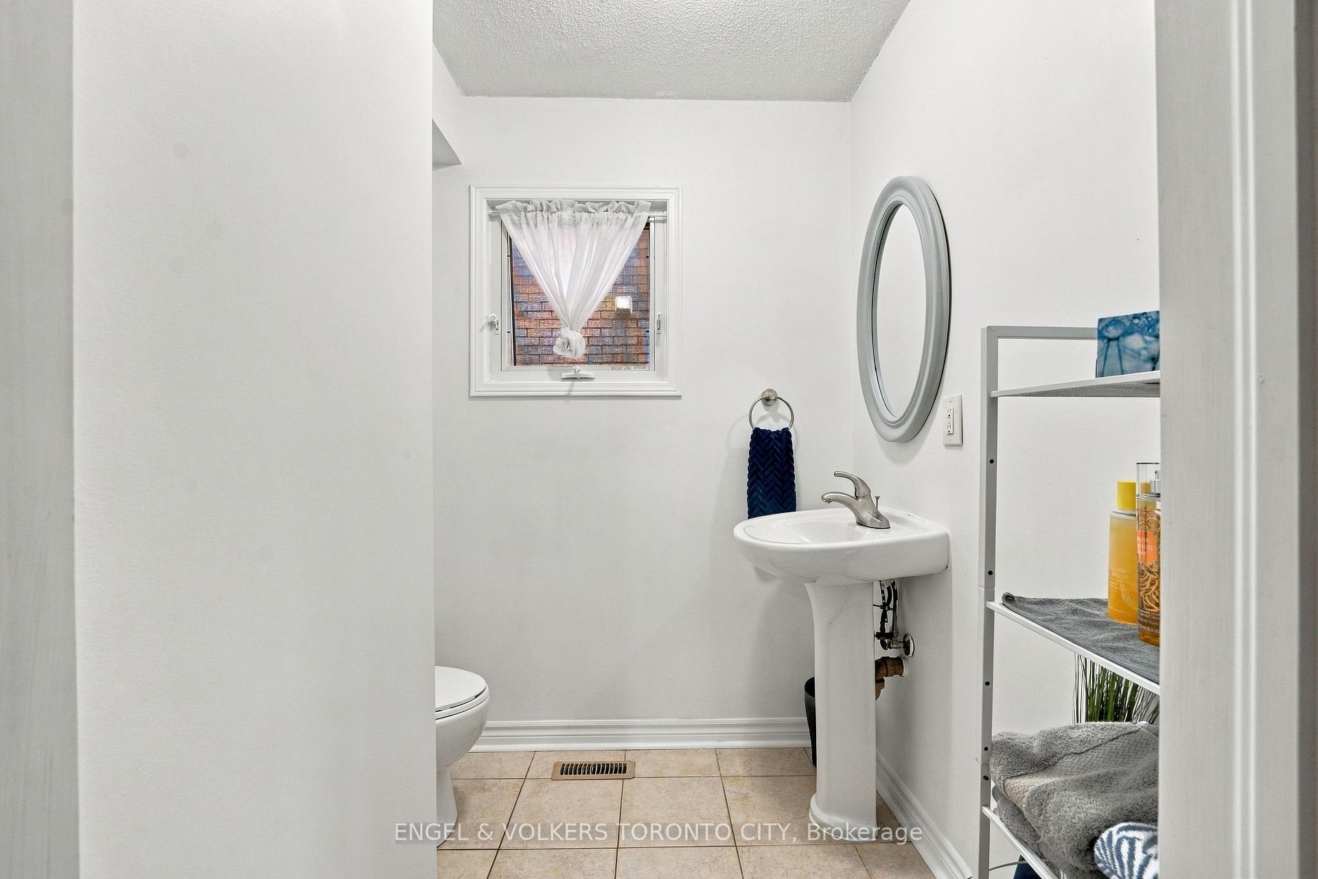 Photo 18 of 148 Aurora Heights Drive, Aurora, Aurora Heights — HOMEH