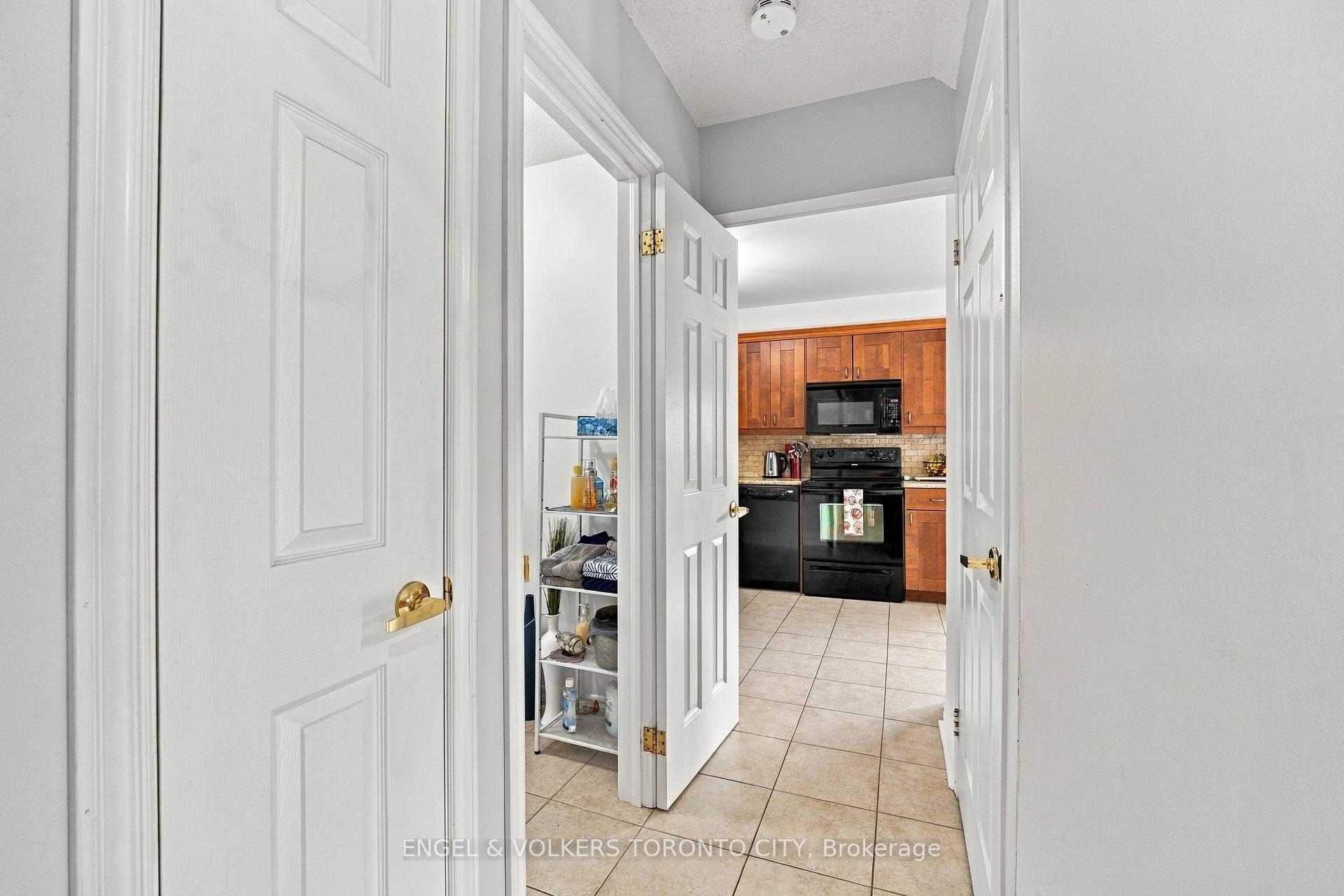 Photo 20 of 148 Aurora Heights Drive, Aurora, Aurora Heights — HOMEH
