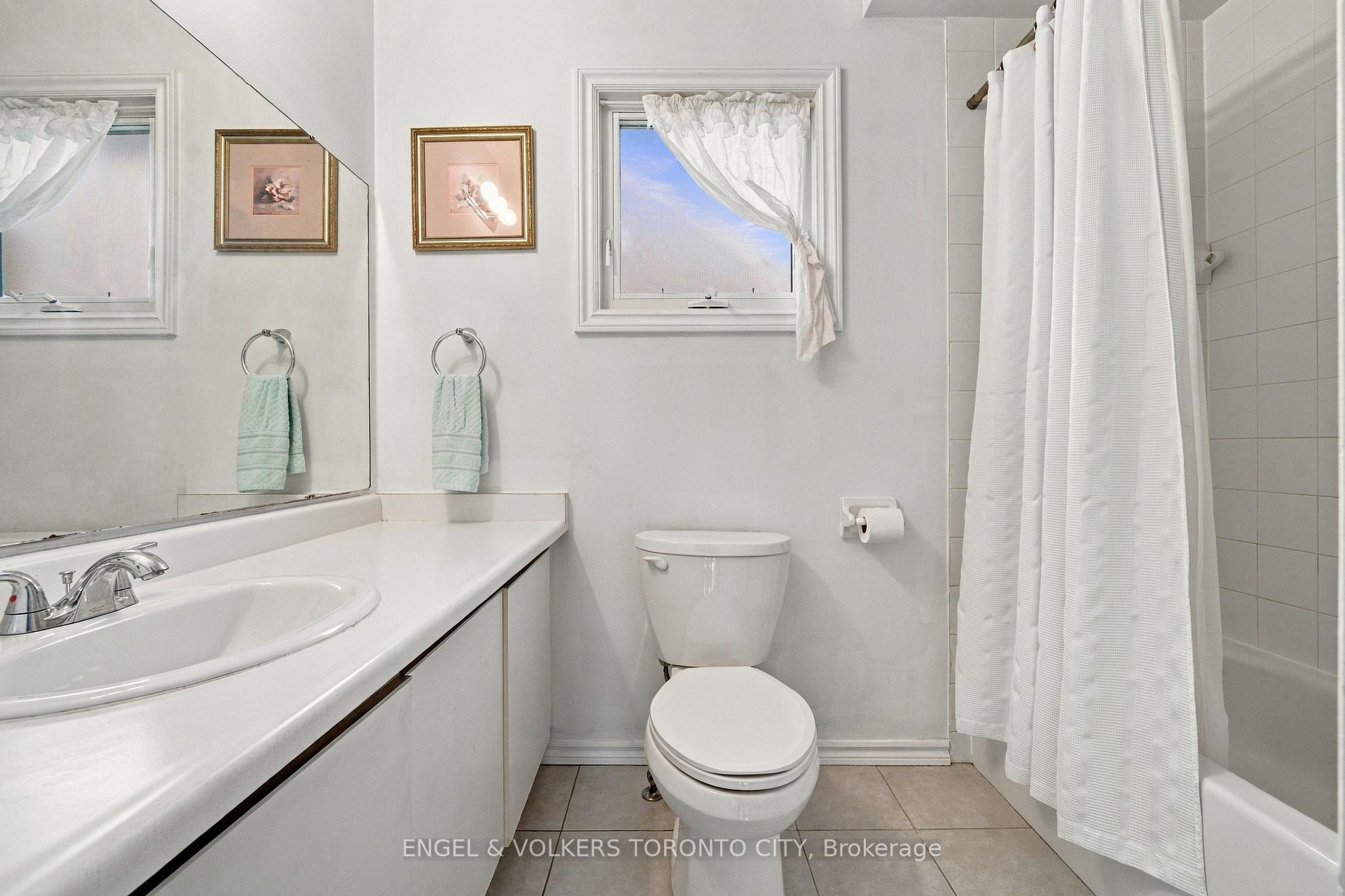 Photo 35 of 148 Aurora Heights Drive, Aurora, Aurora Heights — HOMEH