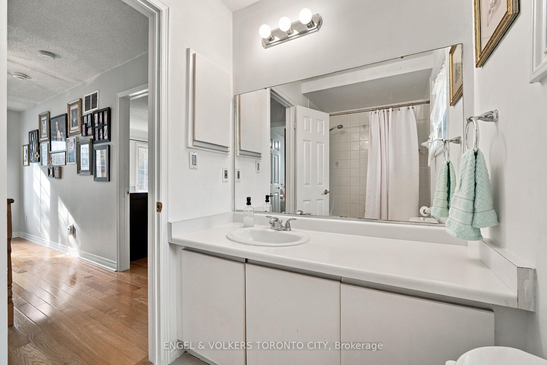 Photo 36 of 148 Aurora Heights Drive, Aurora, Aurora Heights — HOMEH