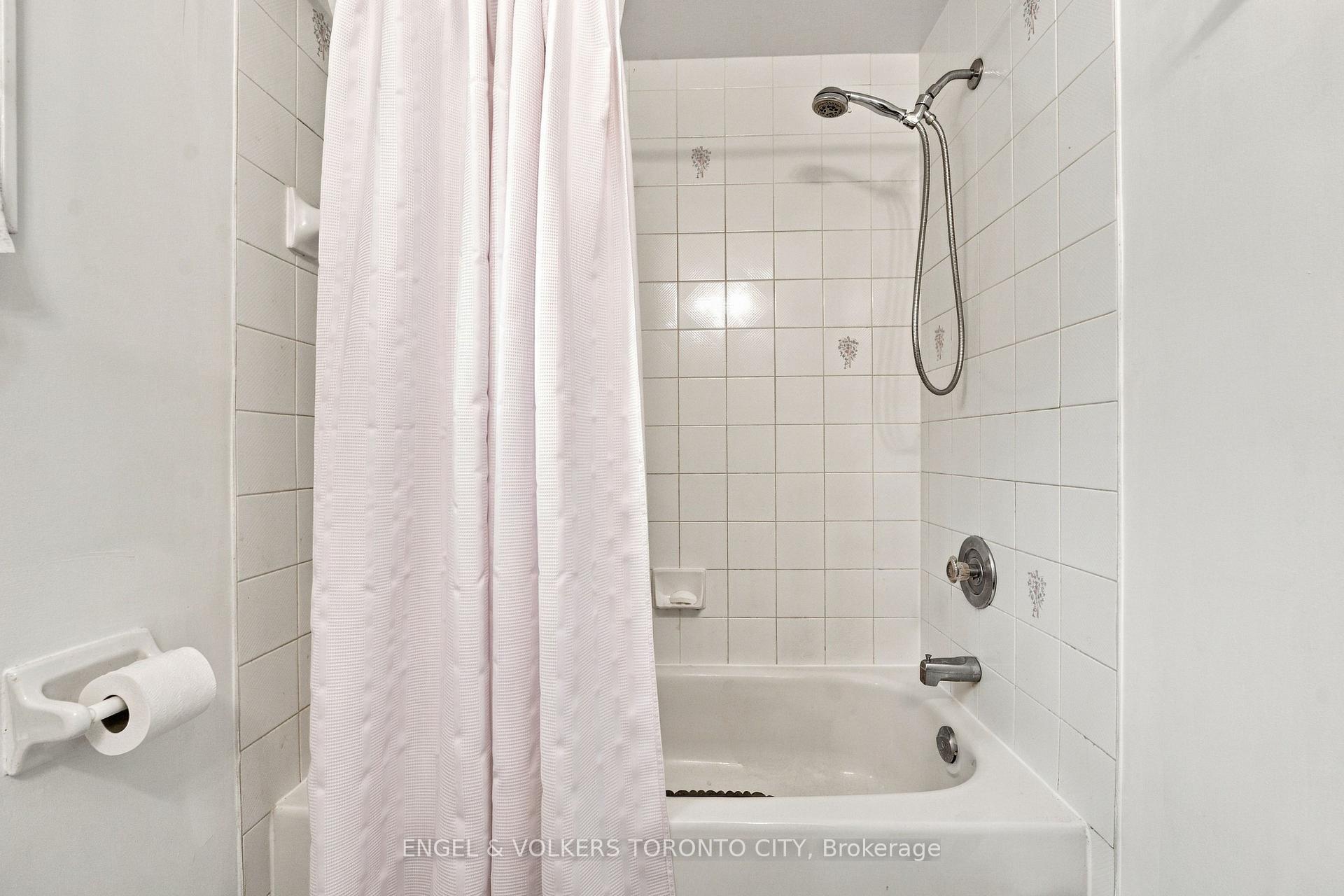 Photo 37 of 148 Aurora Heights Drive, Aurora, Aurora Heights — HOMEH