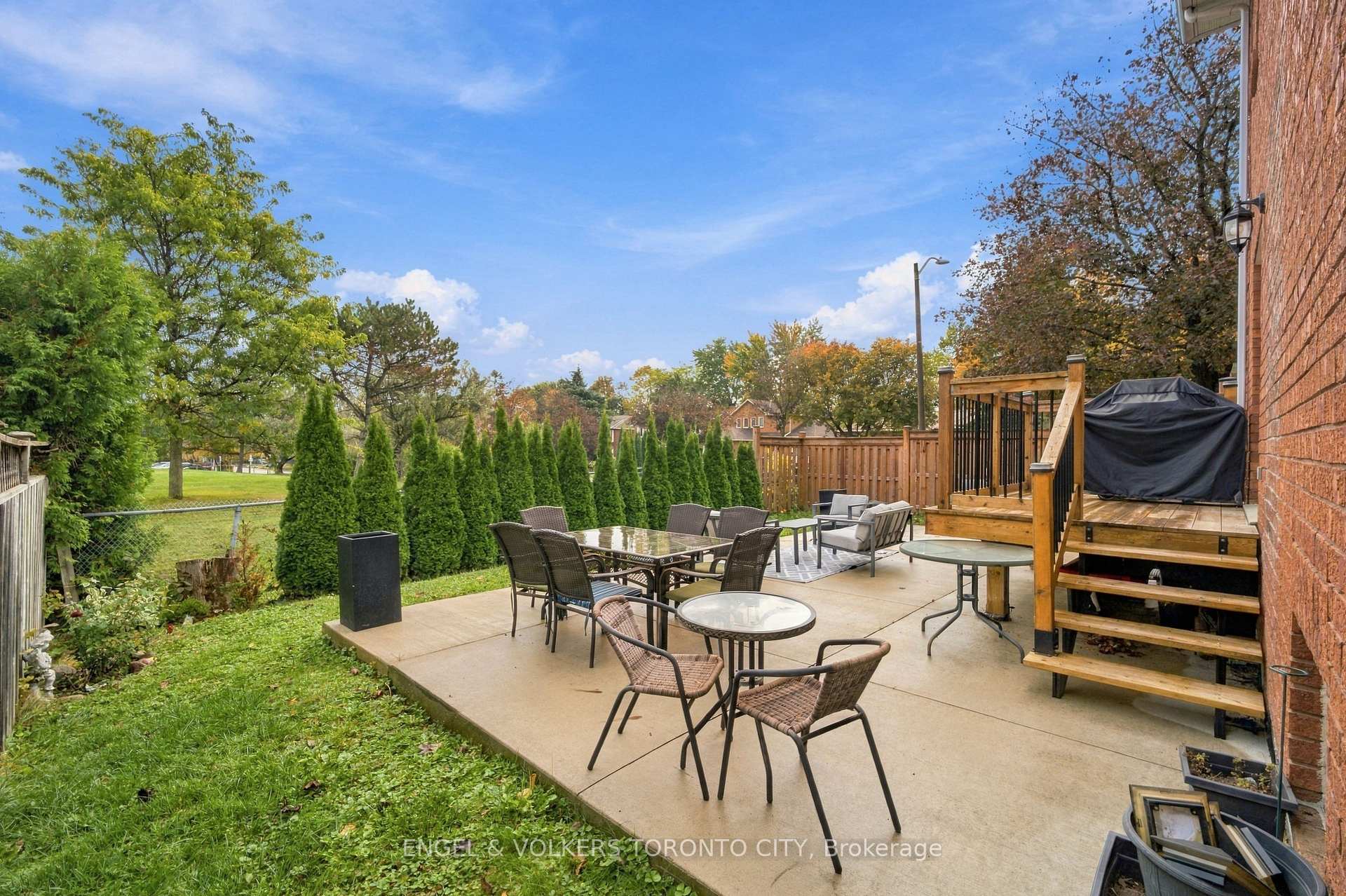 Photo 46 of 148 Aurora Heights Drive, Aurora, Aurora Heights — HOMEH