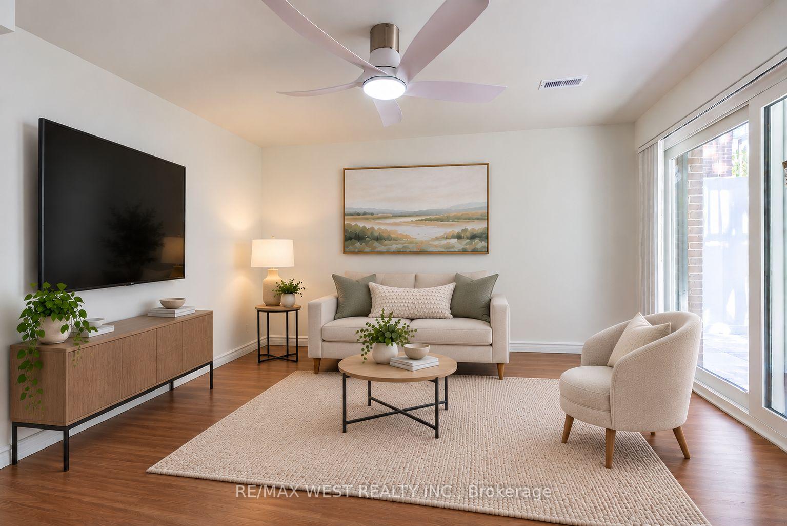 Photo 12 of 42 Masseygrove Crescent, Etobicoke, Mount Olive-Silverstone-Jamestown — HOMEH