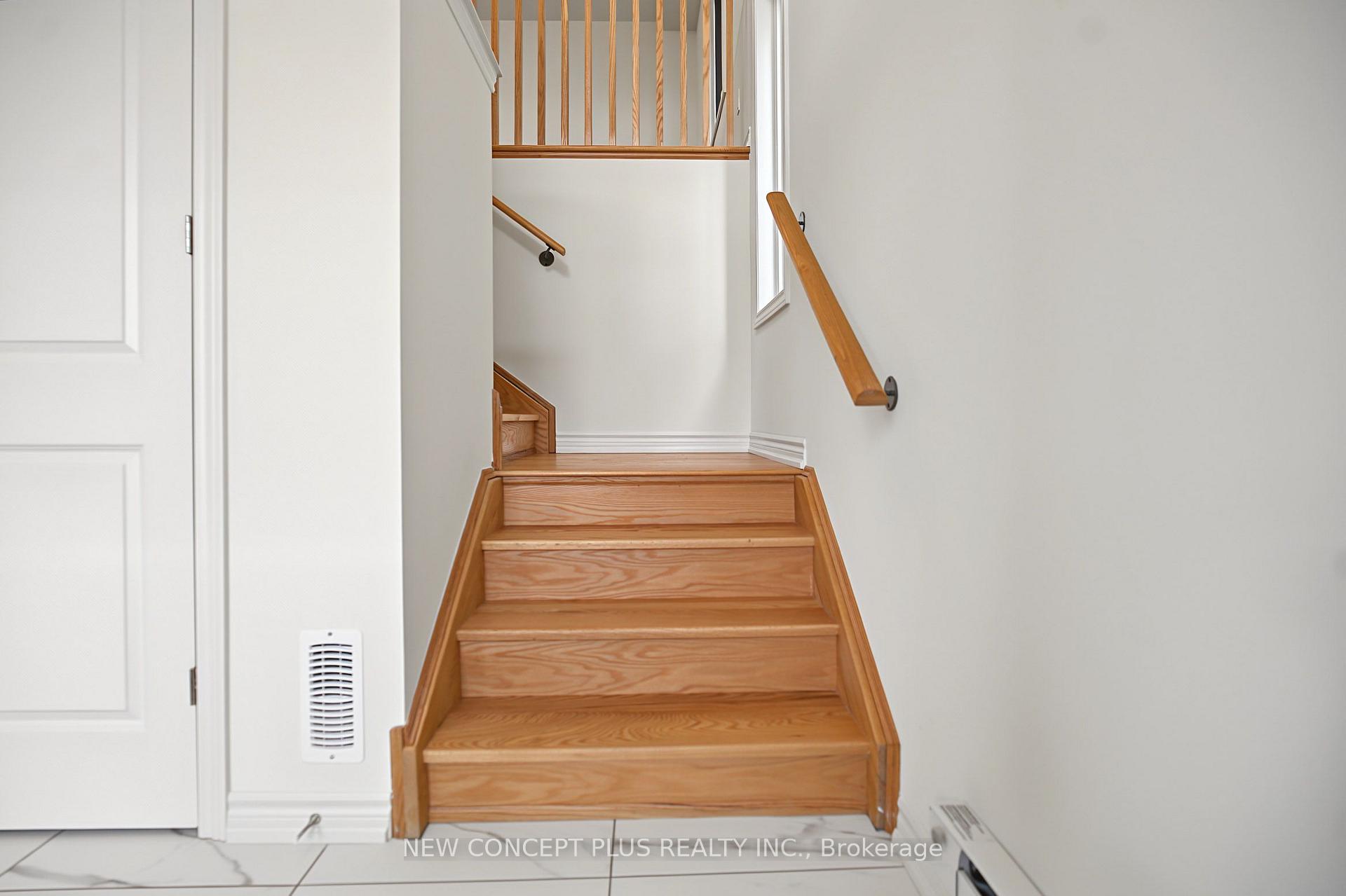 Photo 2 of 953 Trailsview Avenue, Cobourg — HOMEH