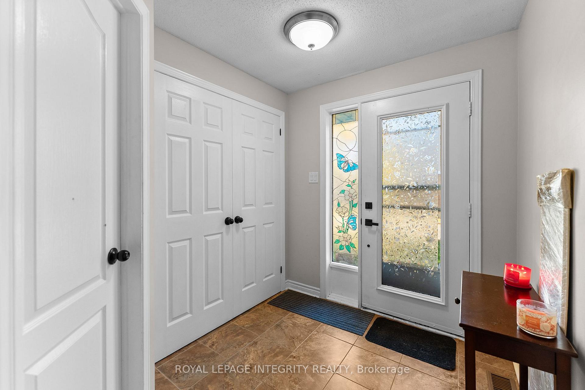 Photo 5 of 1930 Ashmont Street, Ottawa, Chapel Hill — HOMEH