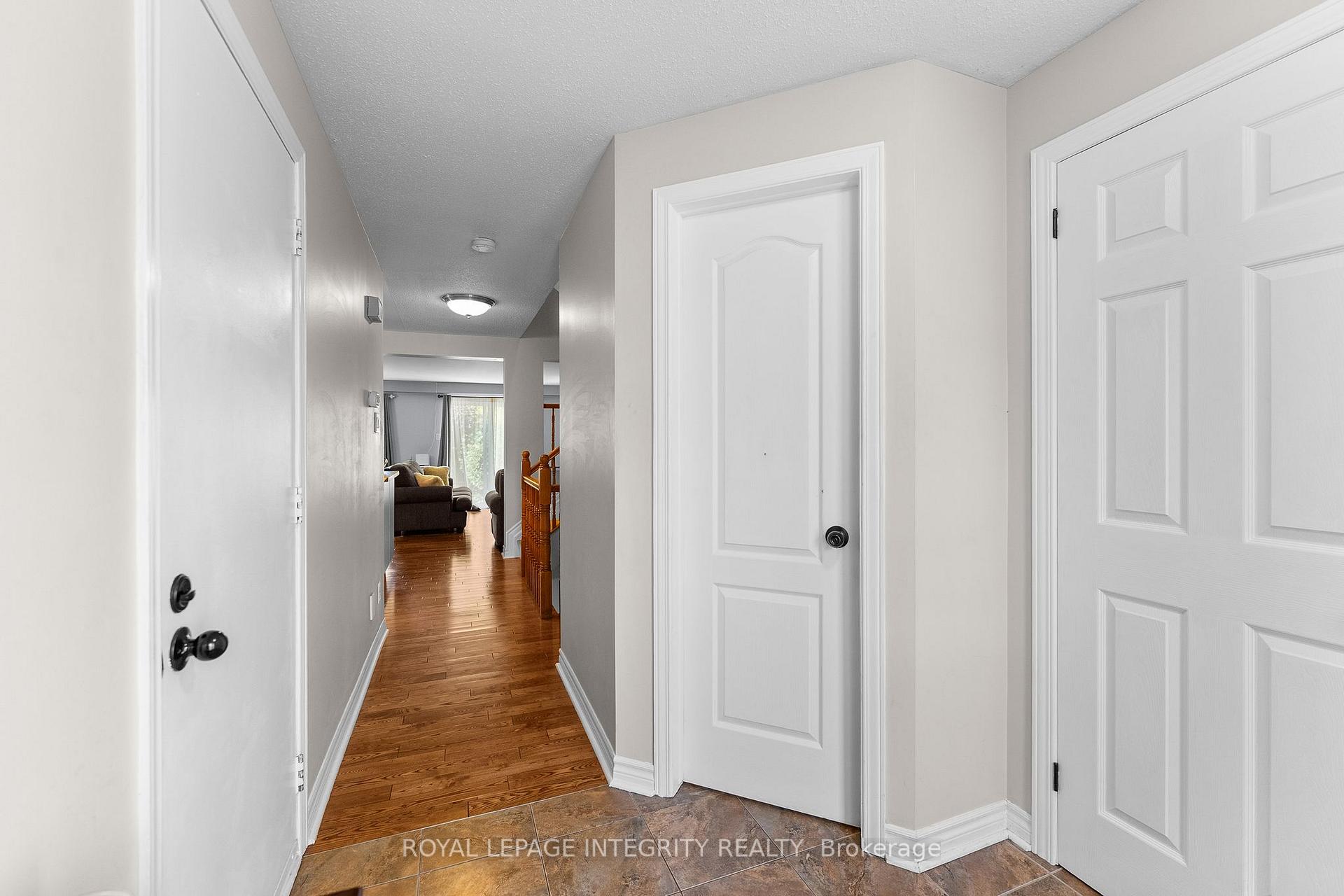 Photo 6 of 1930 Ashmont Street, Ottawa, Chapel Hill — HOMEH