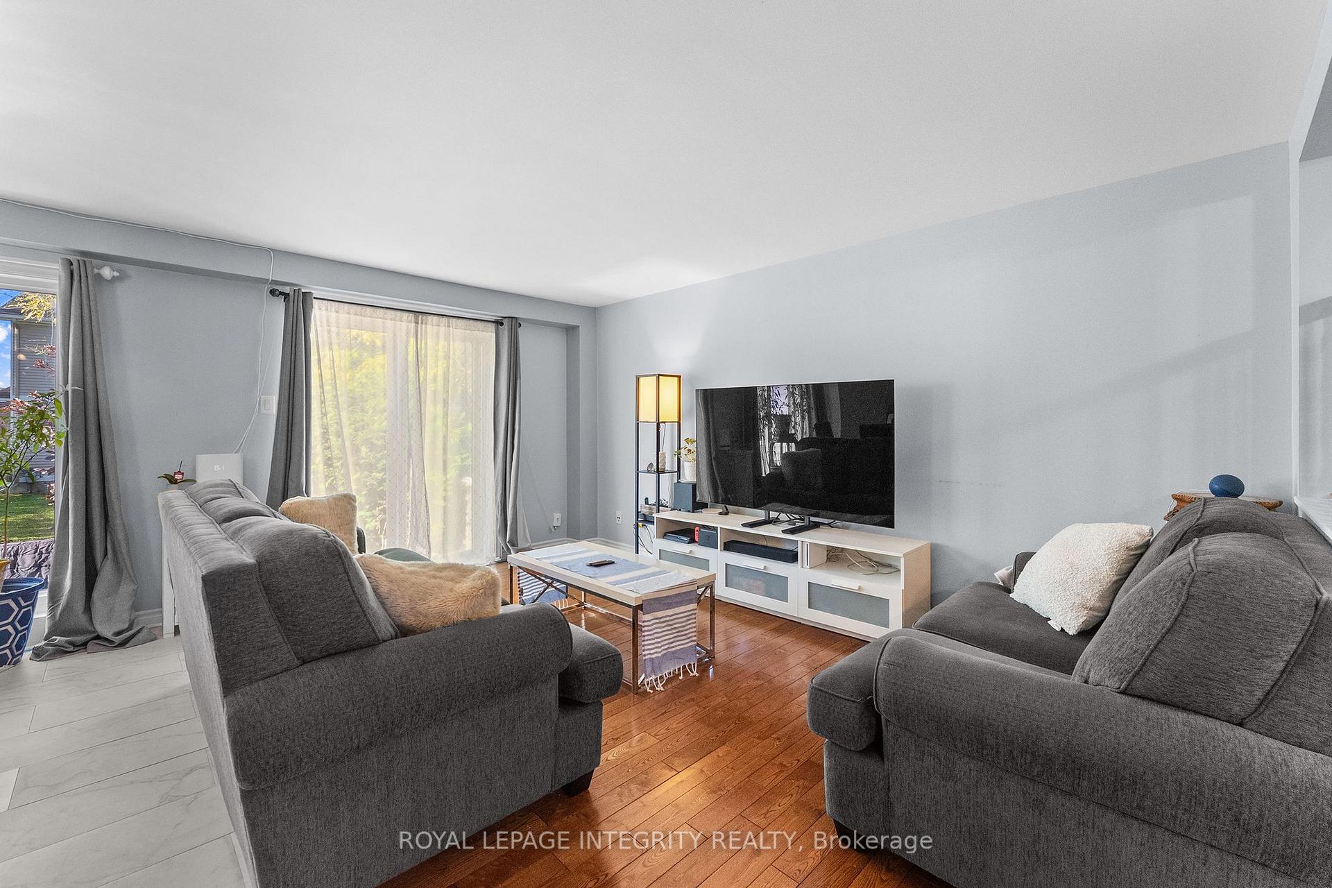Photo 8 of 1930 Ashmont Street, Ottawa, Chapel Hill — HOMEH