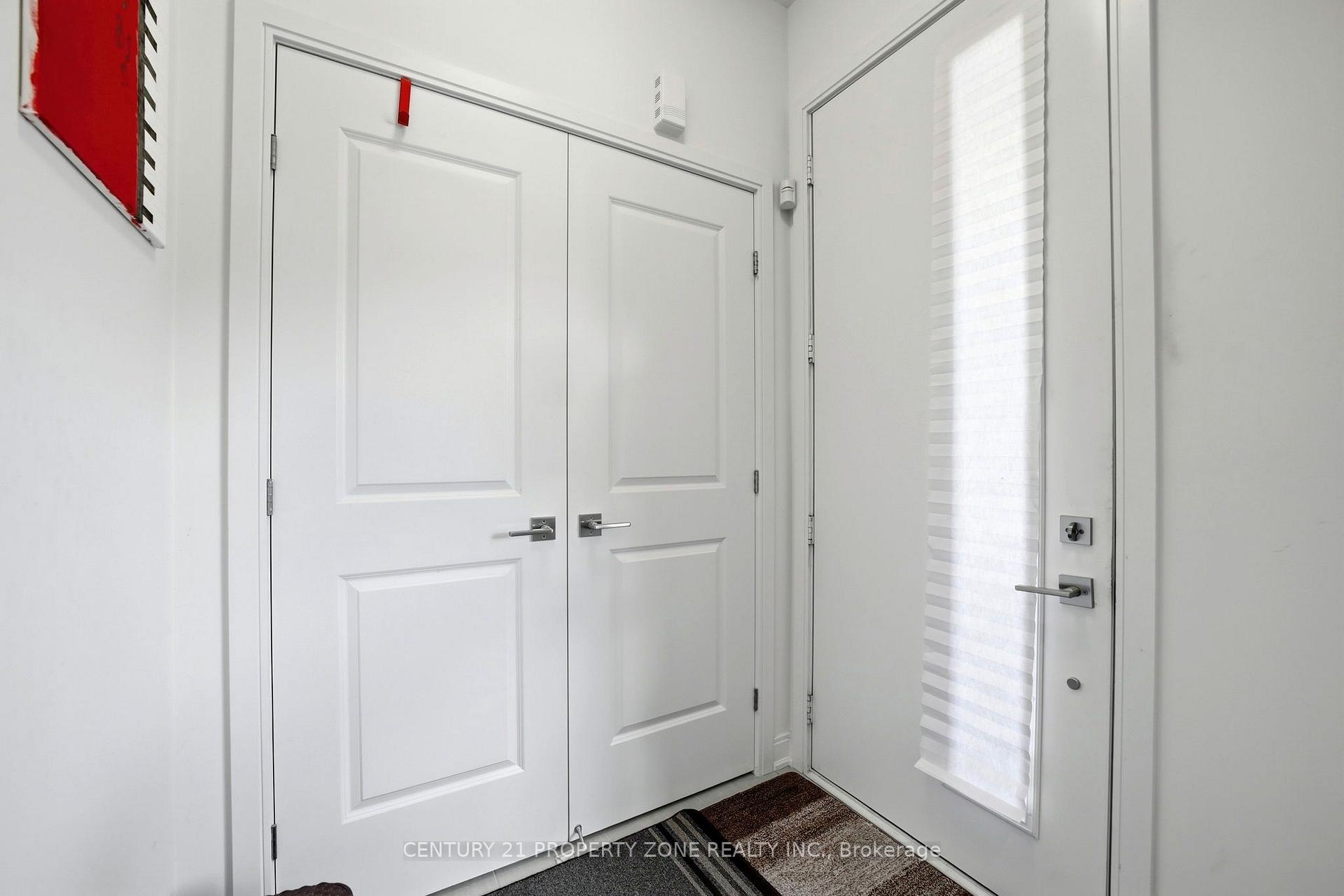 Photo 4 of 100 Pearman Crescent, Brampton, Northwest Brampton — HOMEH
