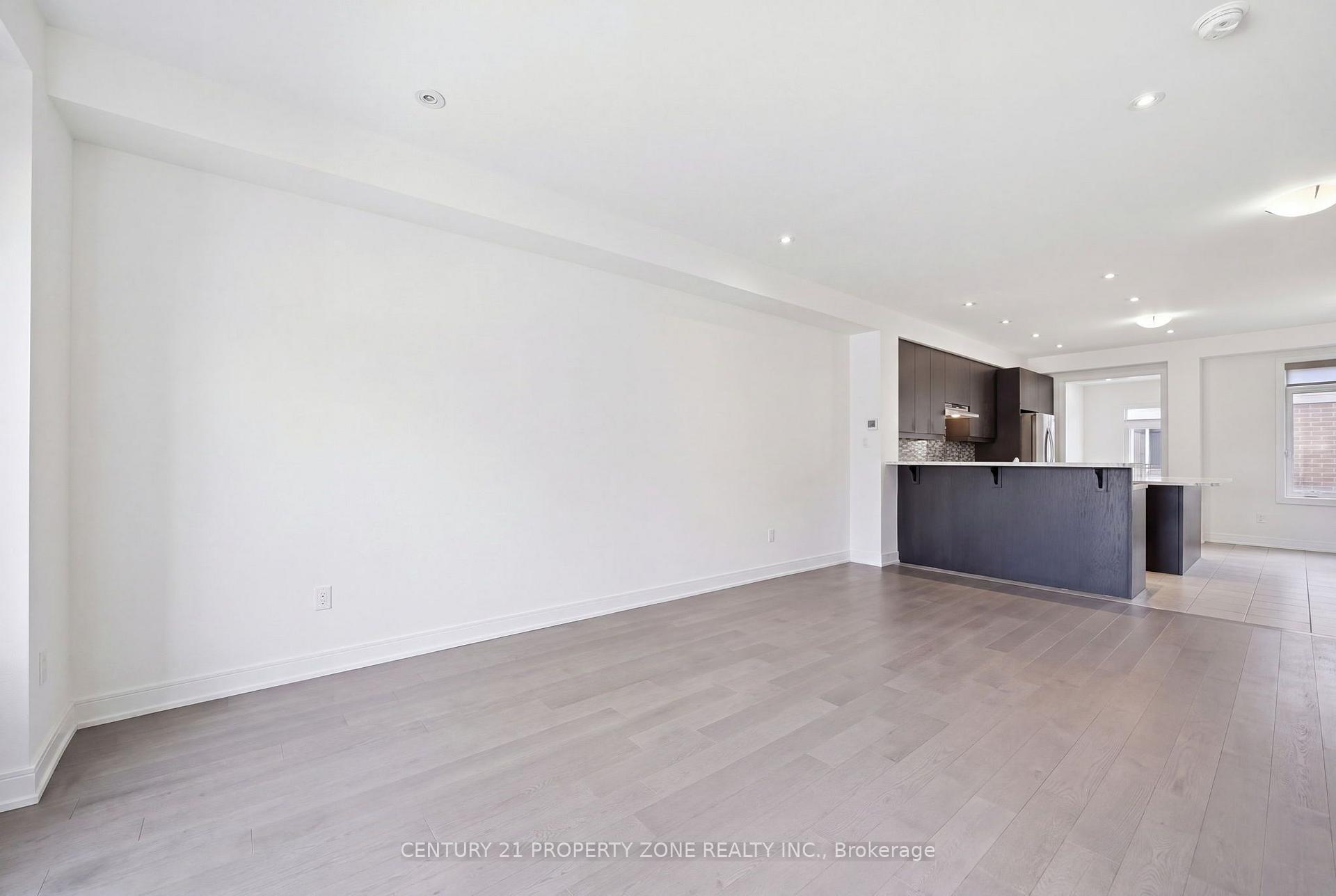 Photo 5 of 100 Pearman Crescent, Brampton, Northwest Brampton — HOMEH