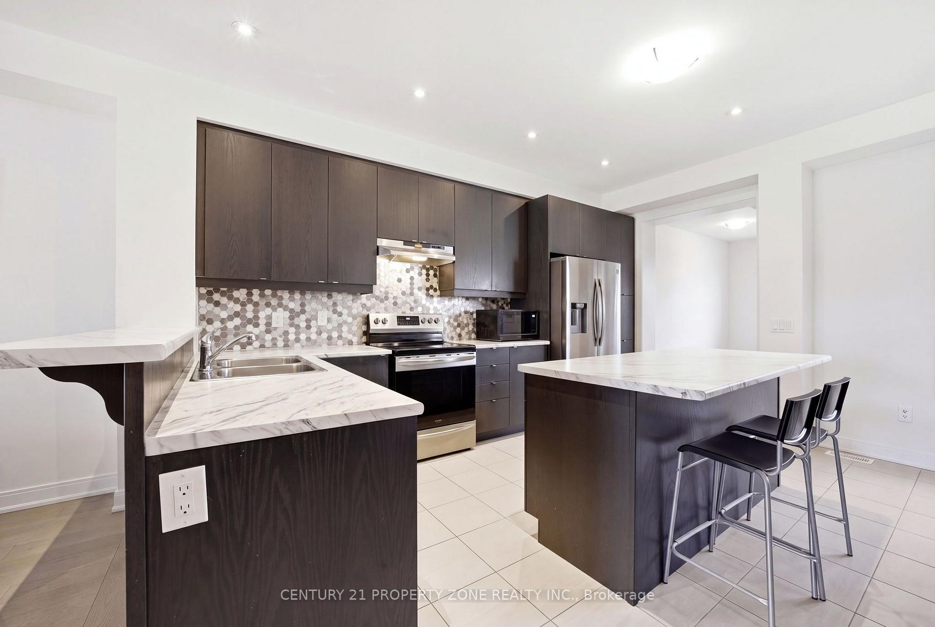 Photo 11 of 100 Pearman Crescent, Brampton, Northwest Brampton — HOMEH