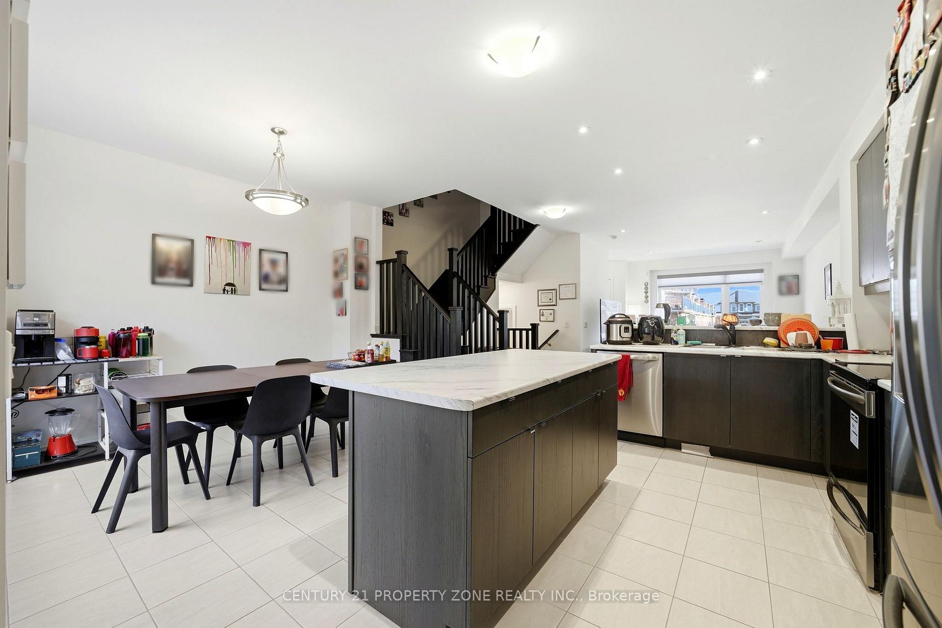 Photo 14 of 100 Pearman Crescent, Brampton, Northwest Brampton — HOMEH