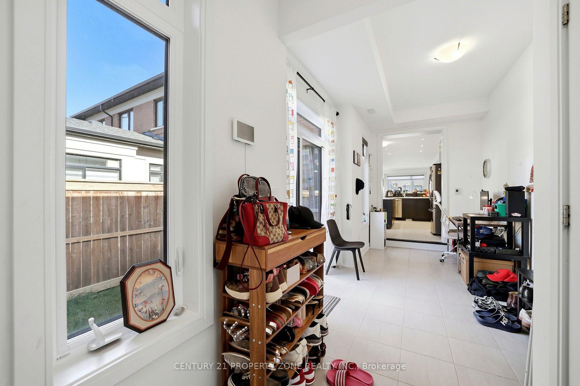 Photo 24 of 100 Pearman Crescent, Brampton, Northwest Brampton — HOMEH