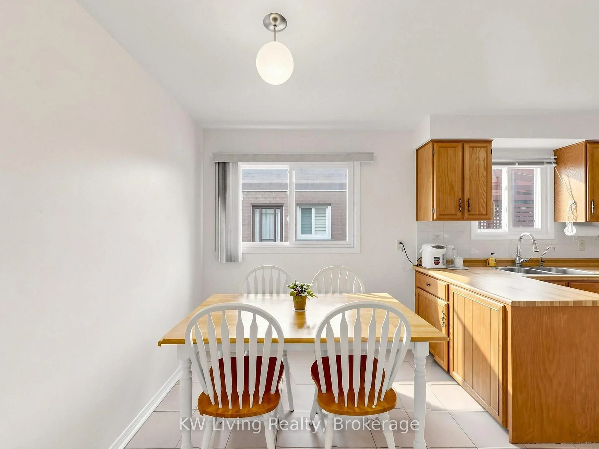 Photo 5 of 14 Burwell Crescent, Markham, Raymerville — HOMEH