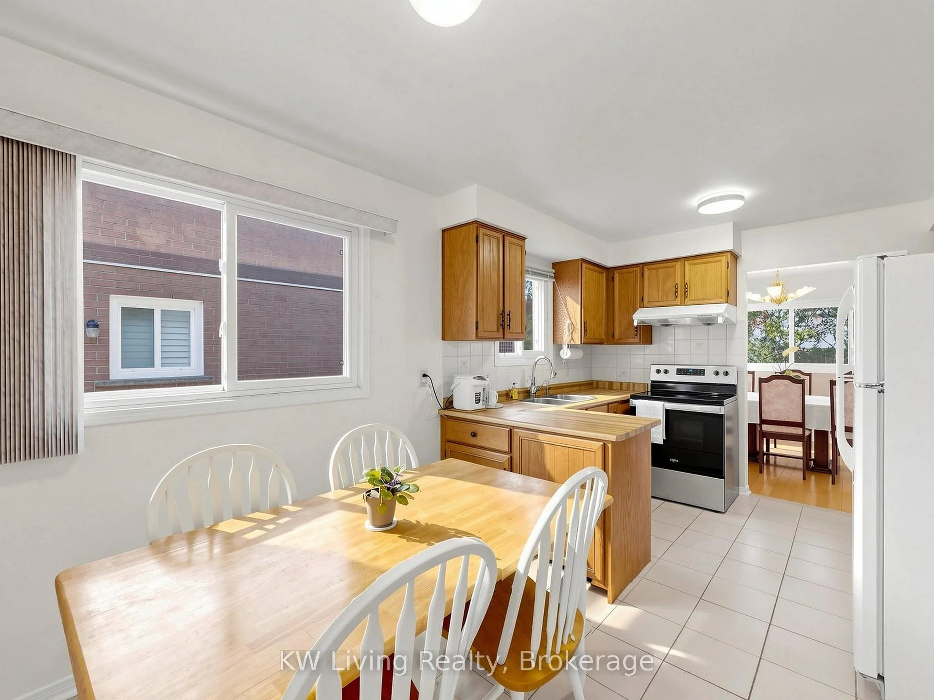 Photo 6 of 14 Burwell Crescent, Markham, Raymerville — HOMEH