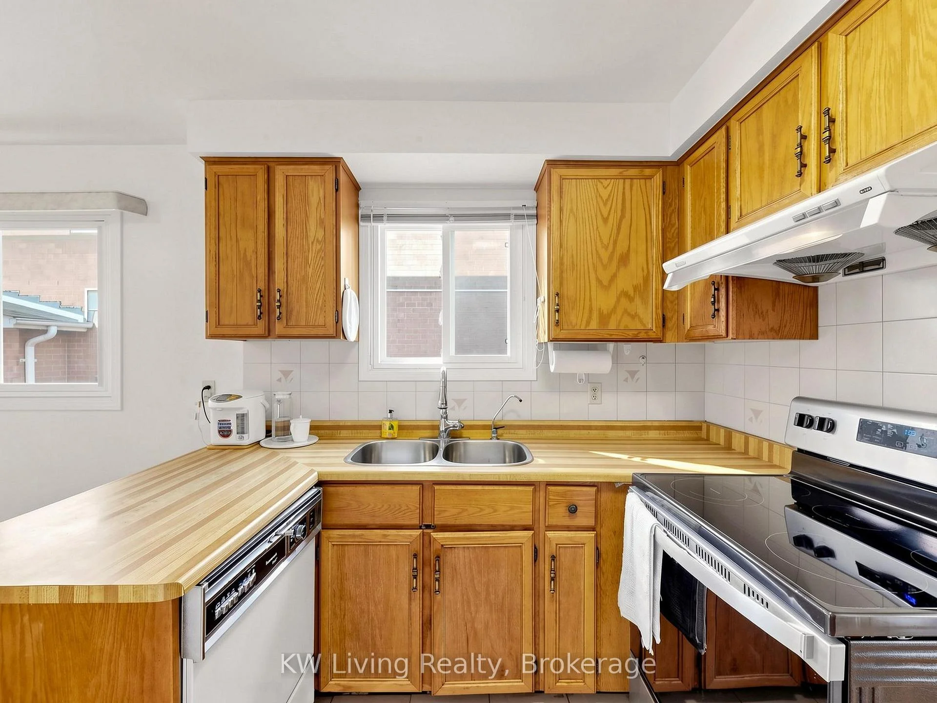 Photo 7 of 14 Burwell Crescent, Markham, Raymerville — HOMEH
