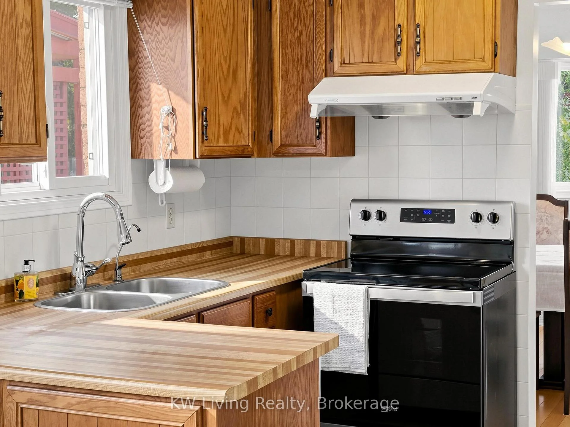 Photo 9 of 14 Burwell Crescent, Markham, Raymerville — HOMEH