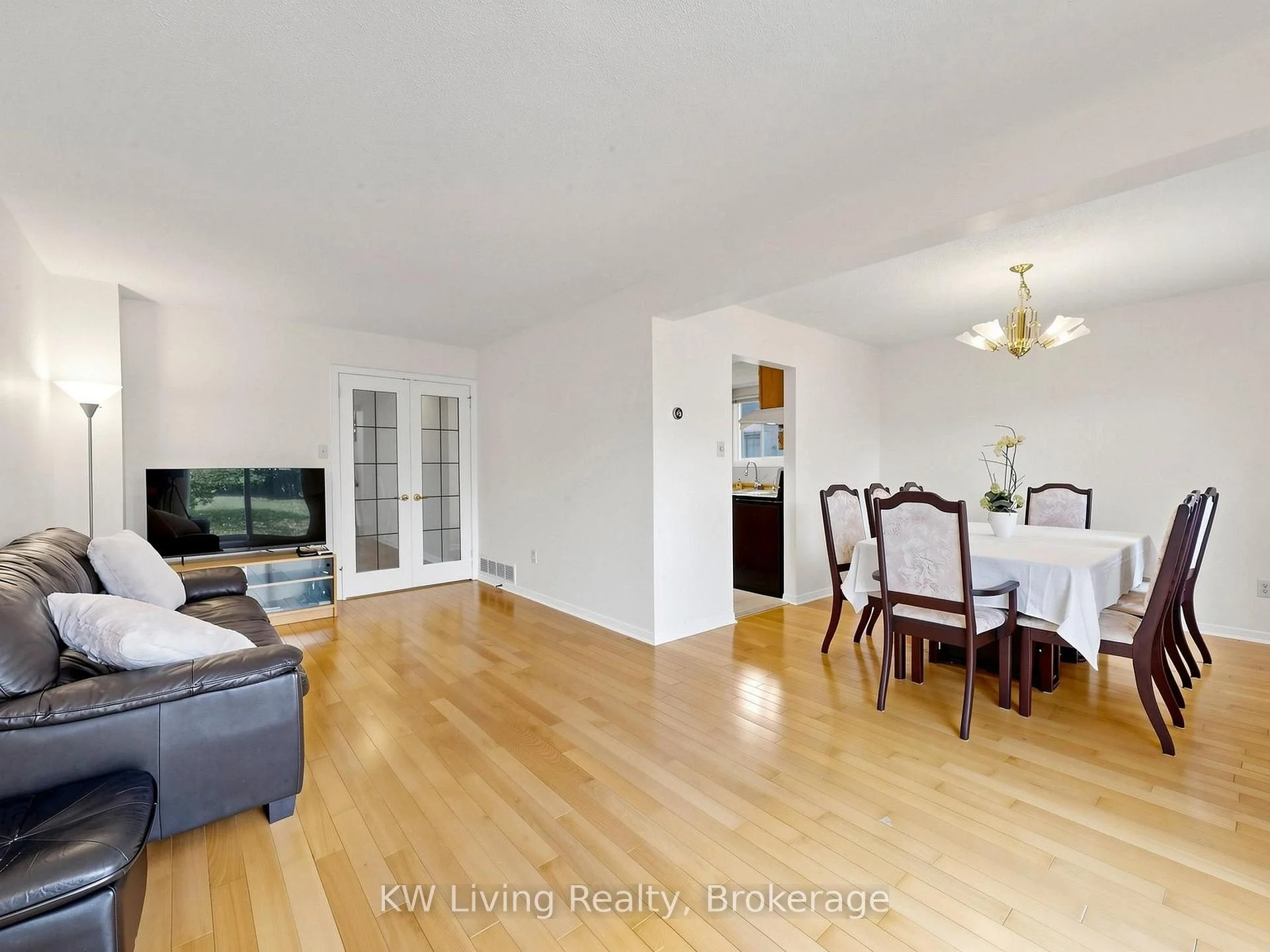 Photo 12 of 14 Burwell Crescent, Markham, Raymerville — HOMEH