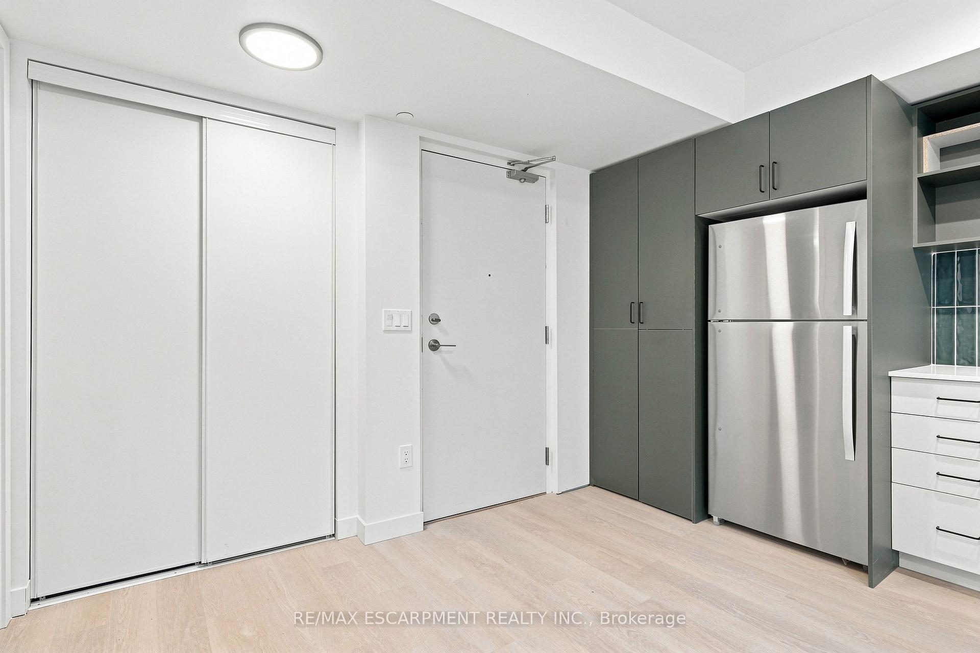 Photo 4 of Unit 210, 325 James Street S, Hamilton, Corktown — HOMEH
